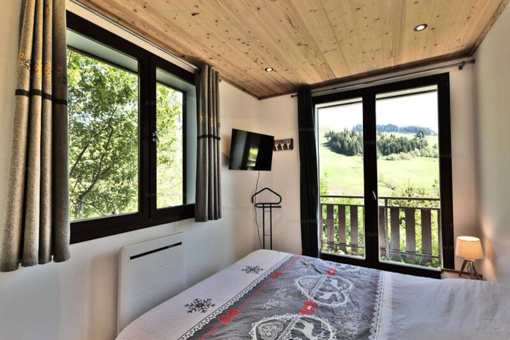 Apartment in Chinaillon with Ski Access