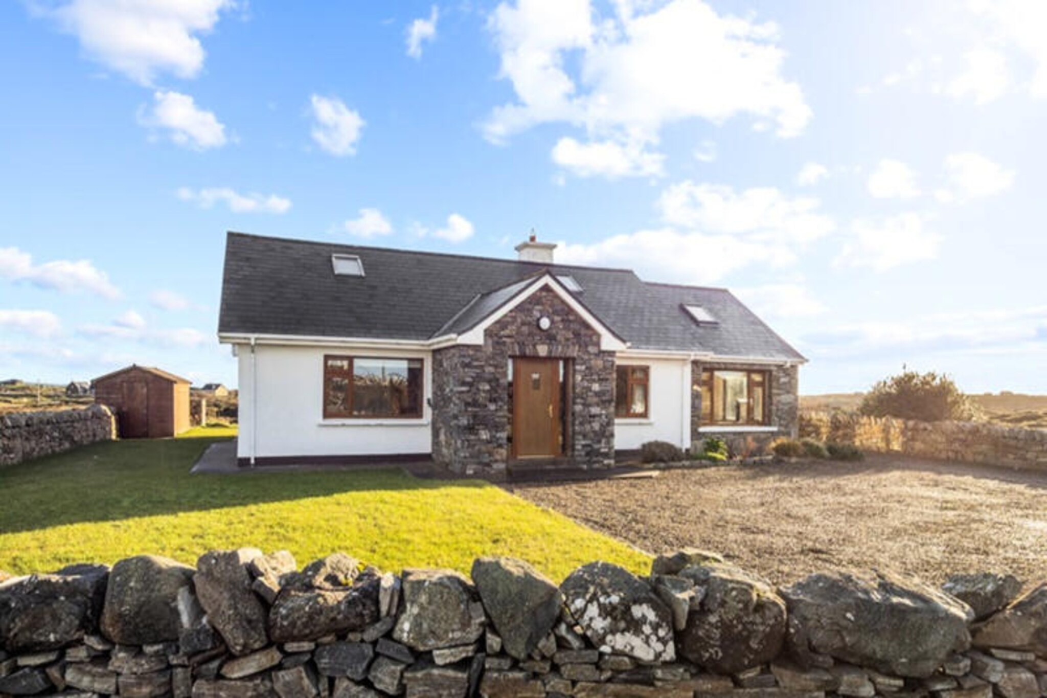 House in Ballyconneely near Doonloughin Beach