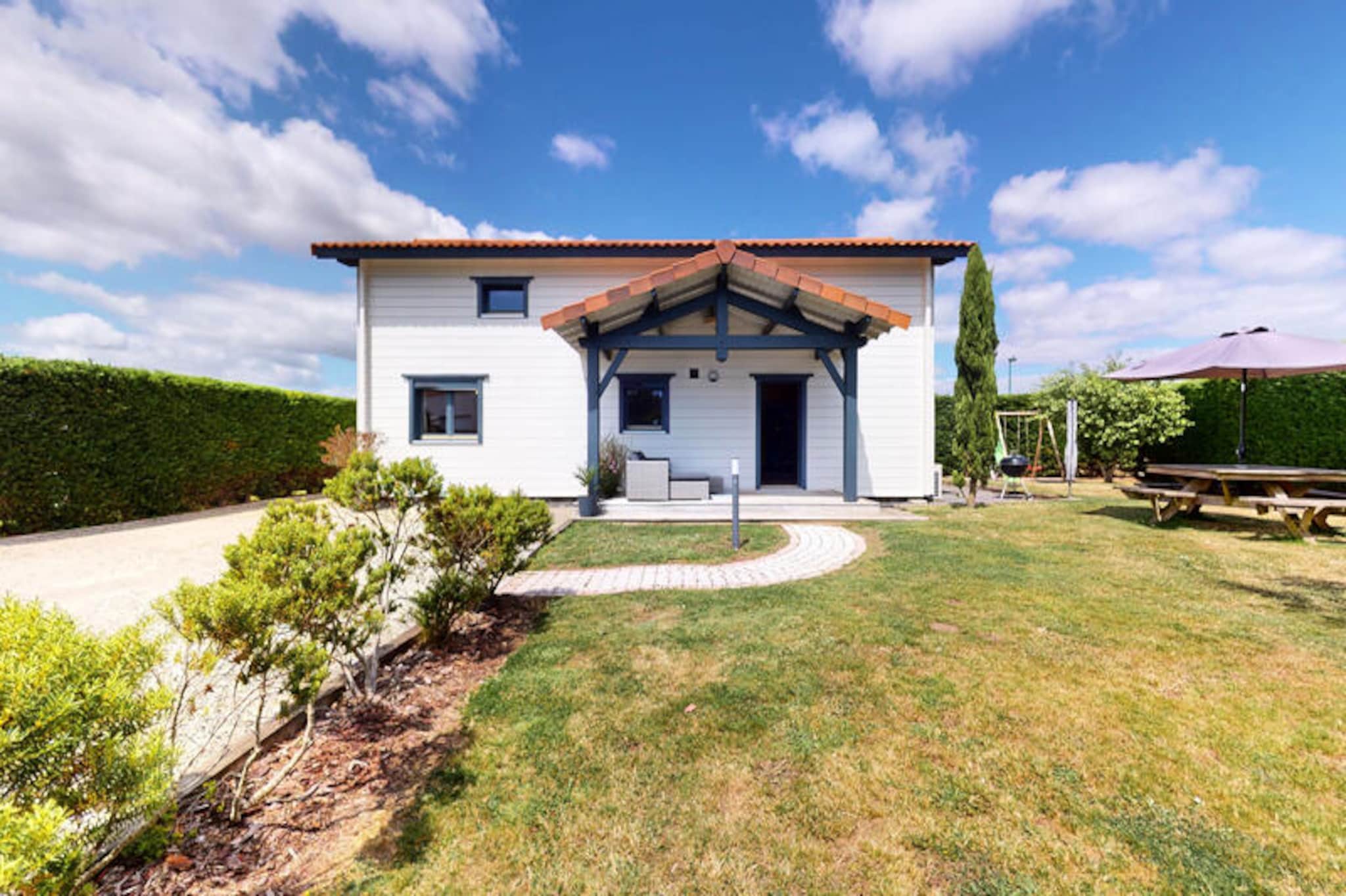 Chalet in Saint-Maixent near Beaches