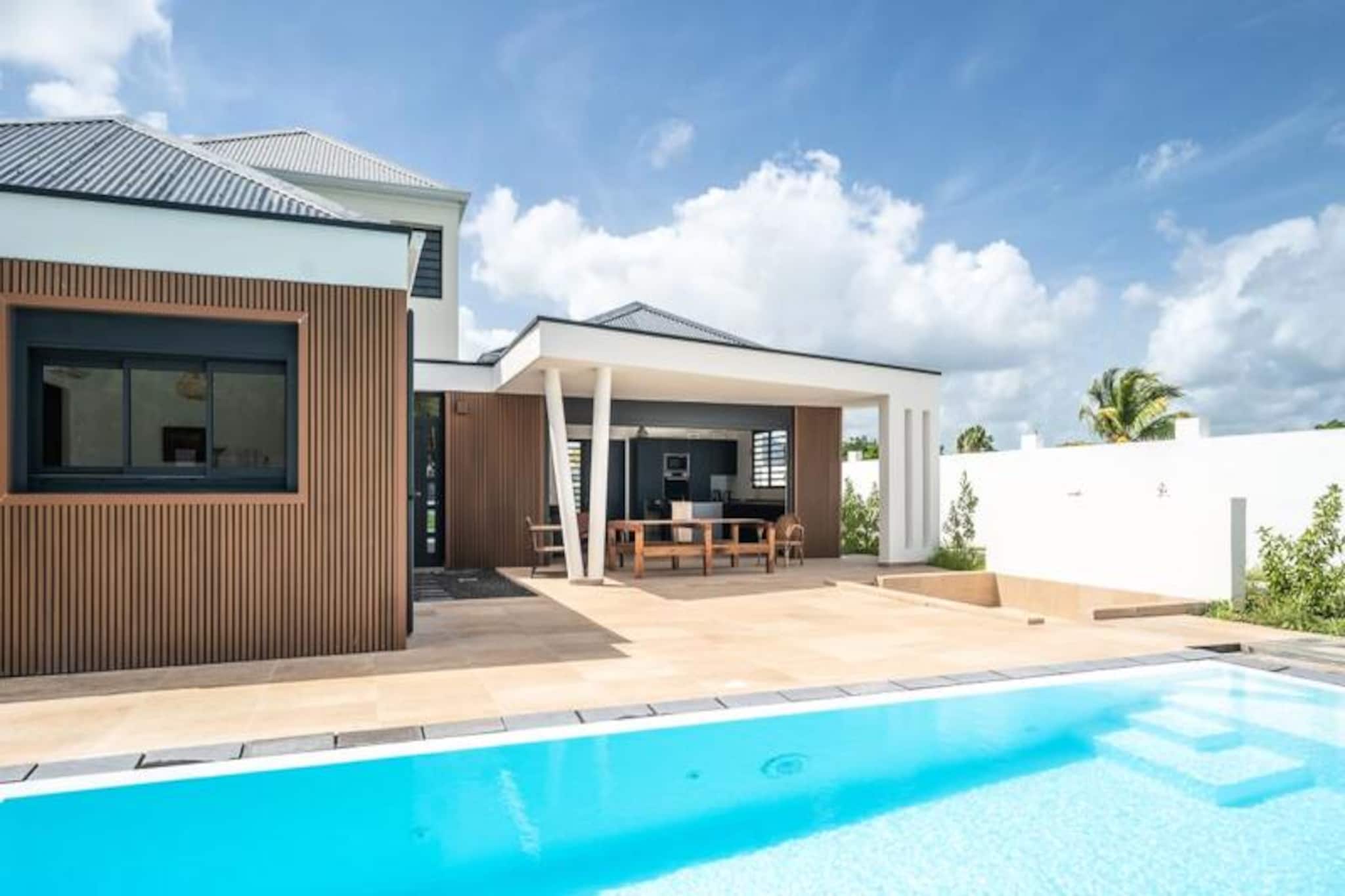 Villa in Port-Louis with Infinity Pool
