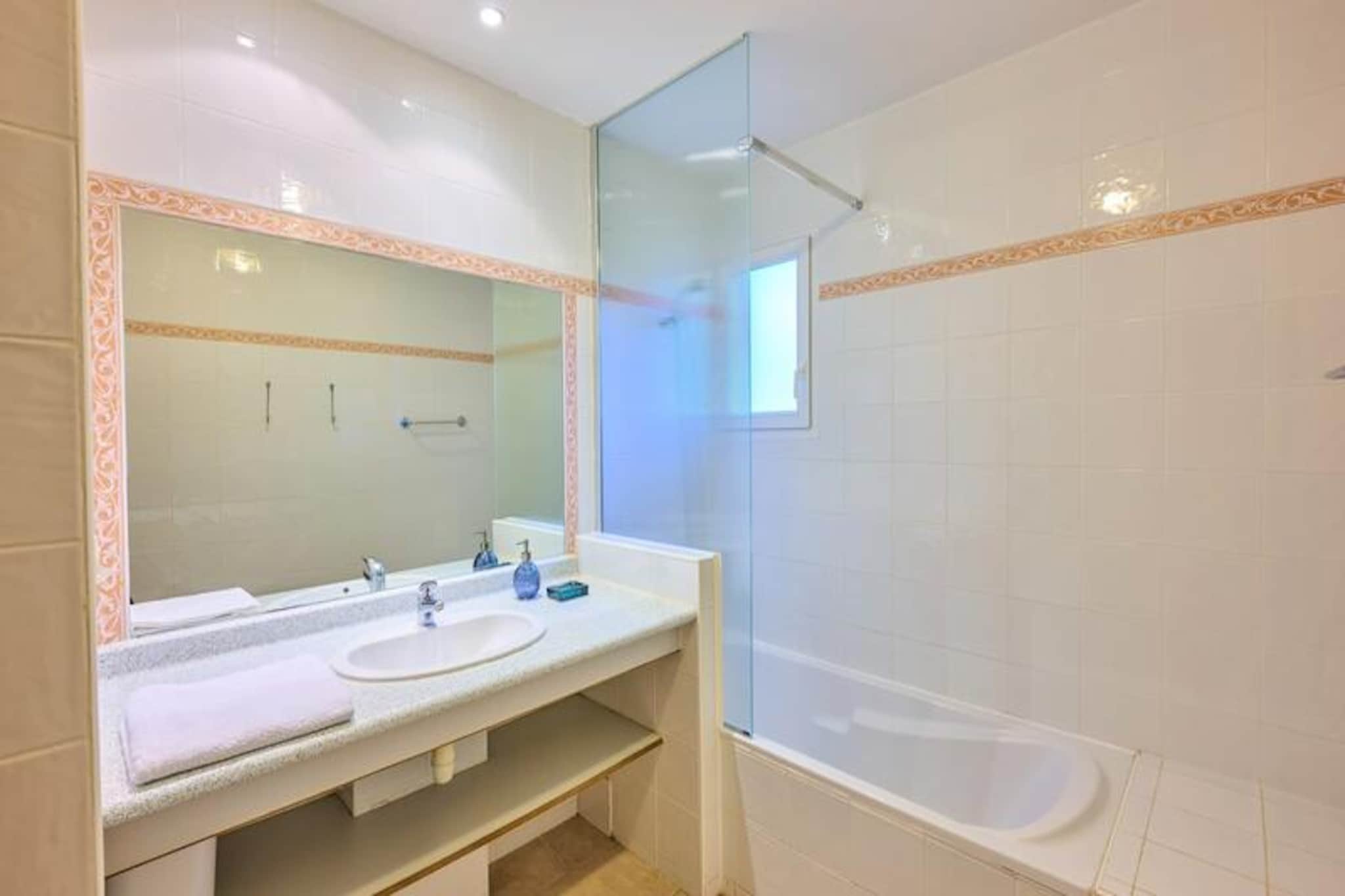 L'Espinet ***-Niet-getagd