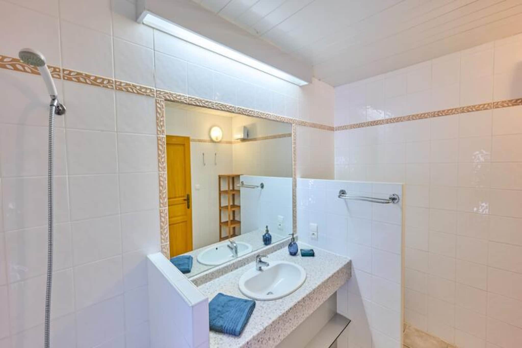 L'Espinet ***-Niet-getagd