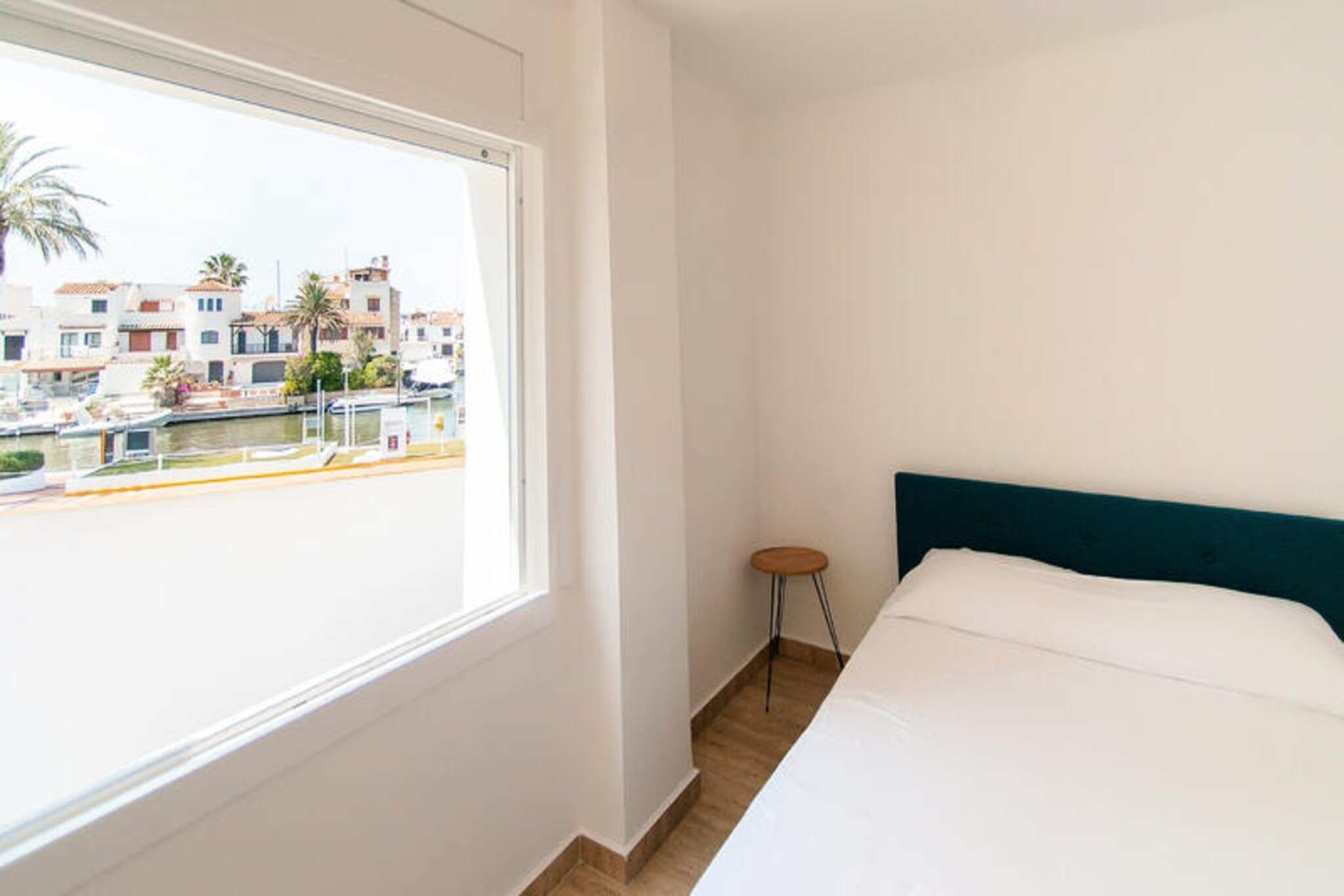 Apartment in Empuriabrava by the Canals