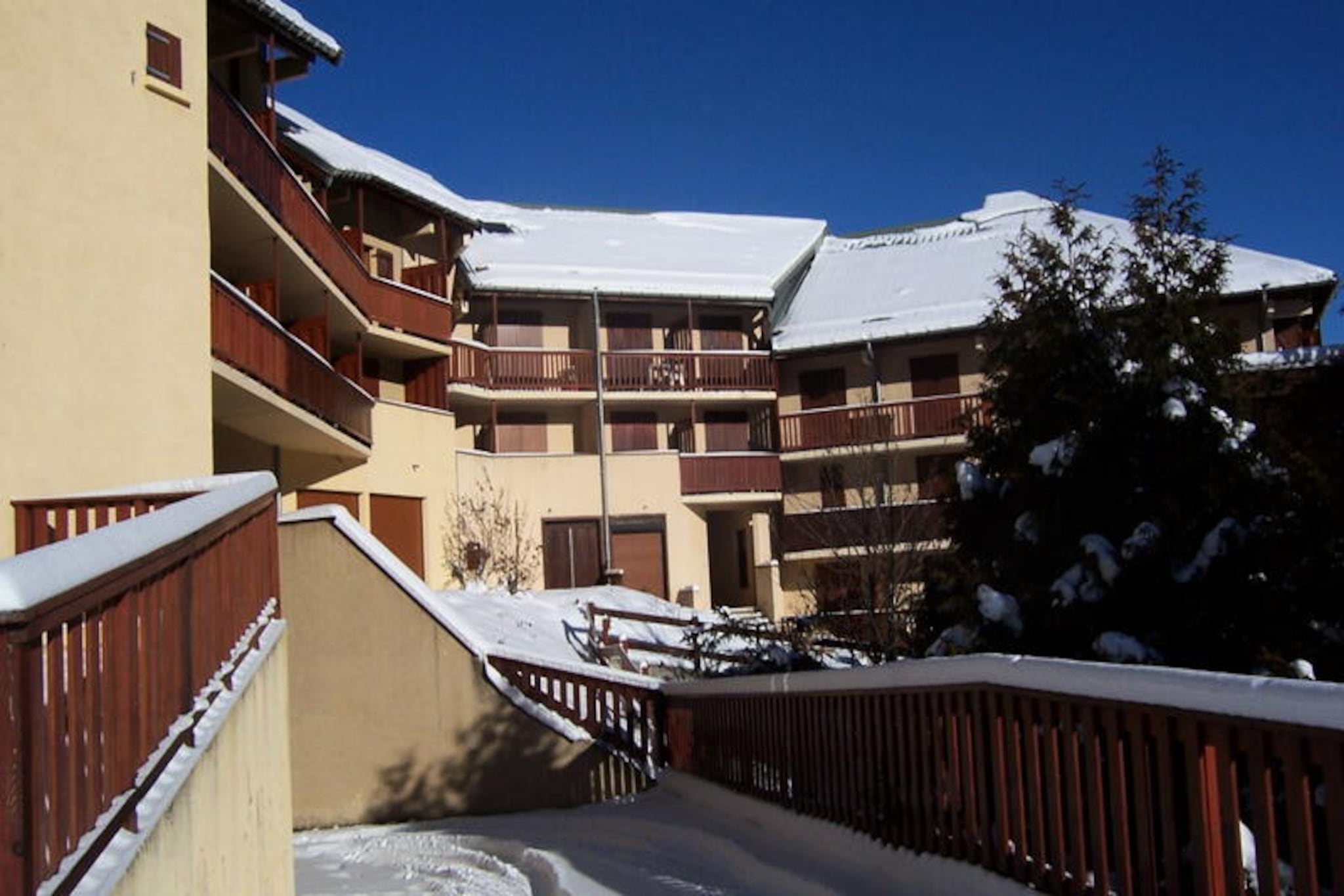 2-room cabin apartment for 4 people, 2-star, East-facing