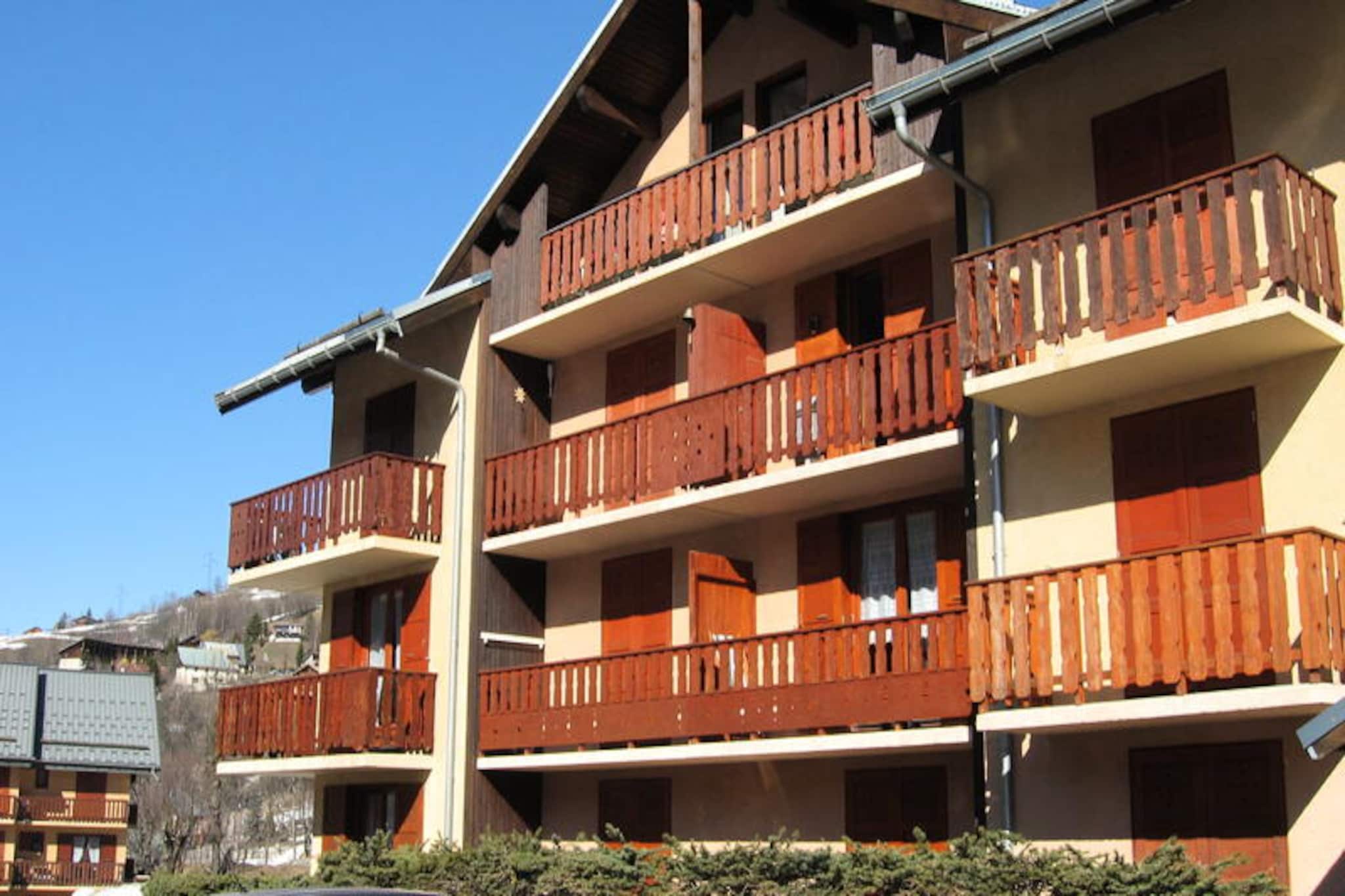 2-room apartment for 4 people, 3-star rating, East-facing