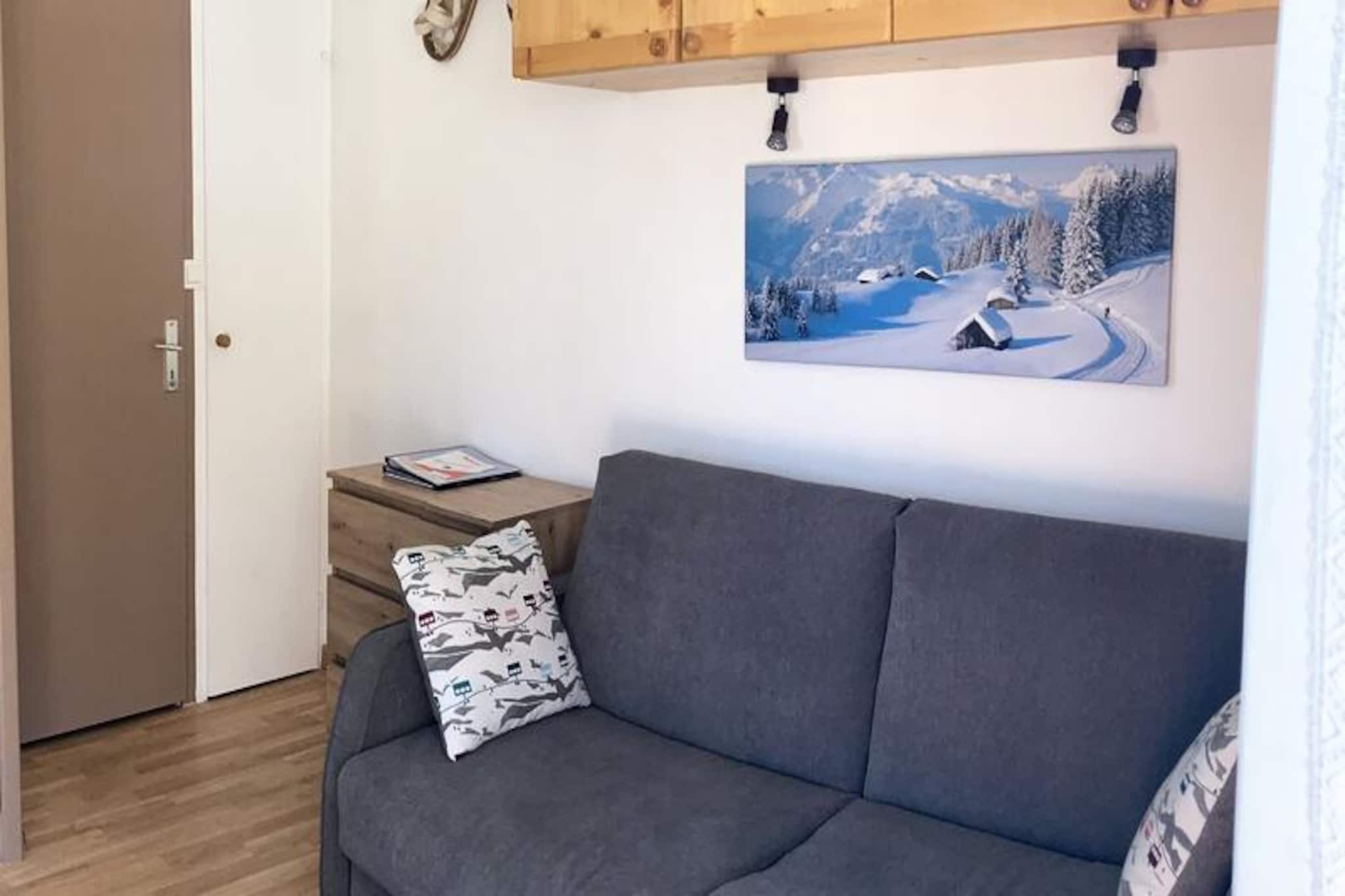 2-room apartment for 4 people, 2-star rating, west-facing