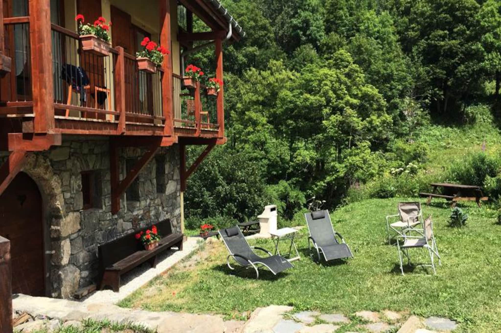 4-room duplex apartment for 8 people, 5-star rating, south-facing