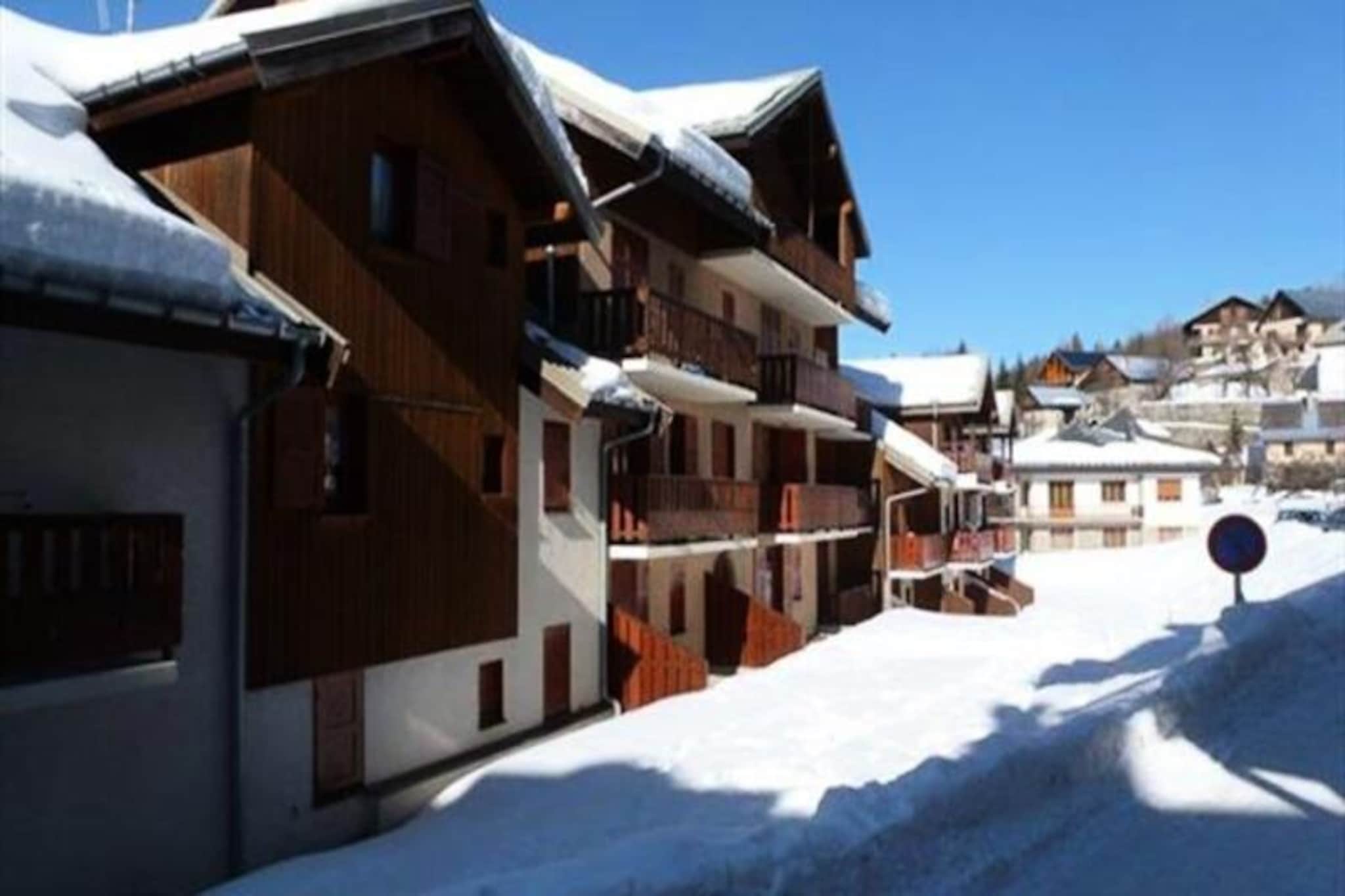 Studio cabin for 4 people, 2-star, east-facing