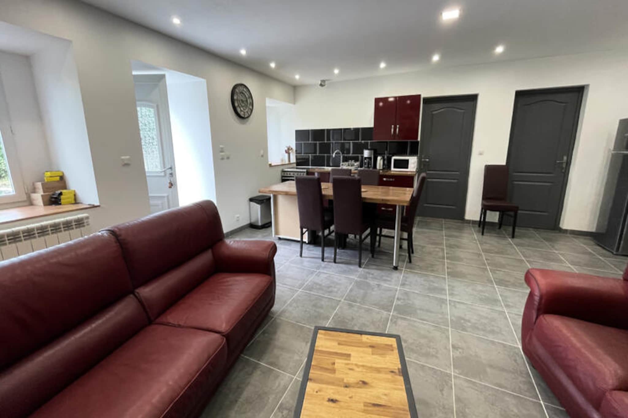 Maison à Laveissiere-Untagged