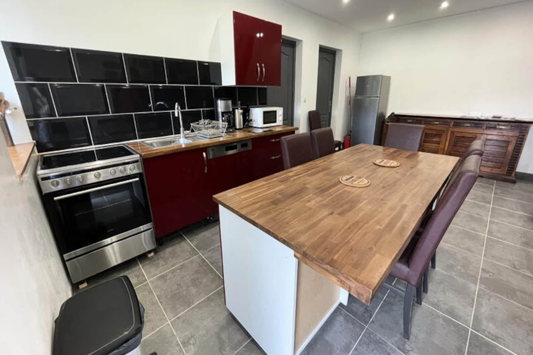 Maison à Laveissiere-Untagged