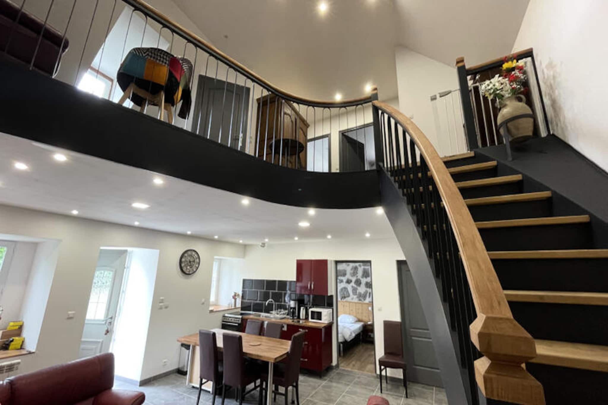 Maison à Laveissiere-Untagged