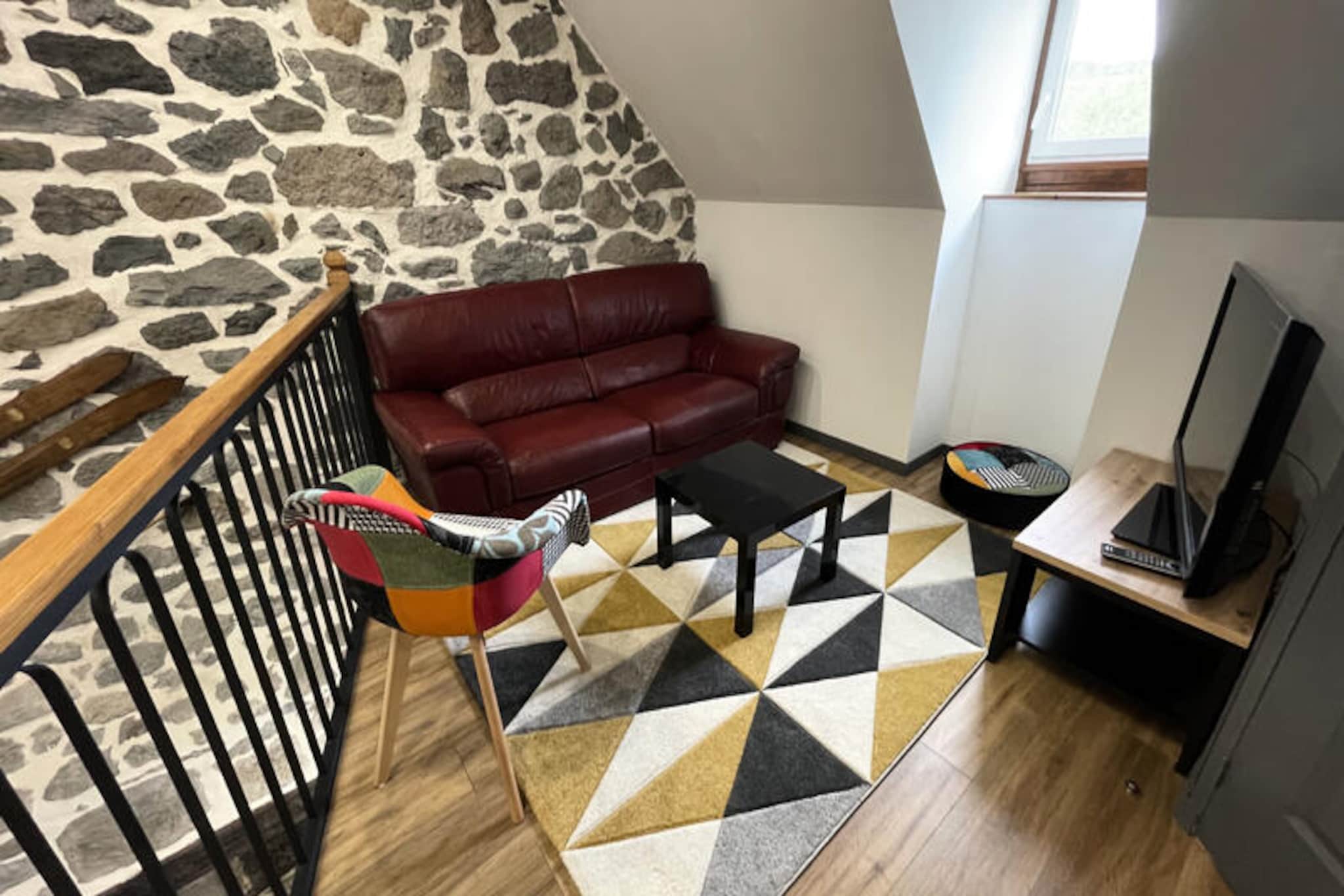 Maison à Laveissiere-Untagged