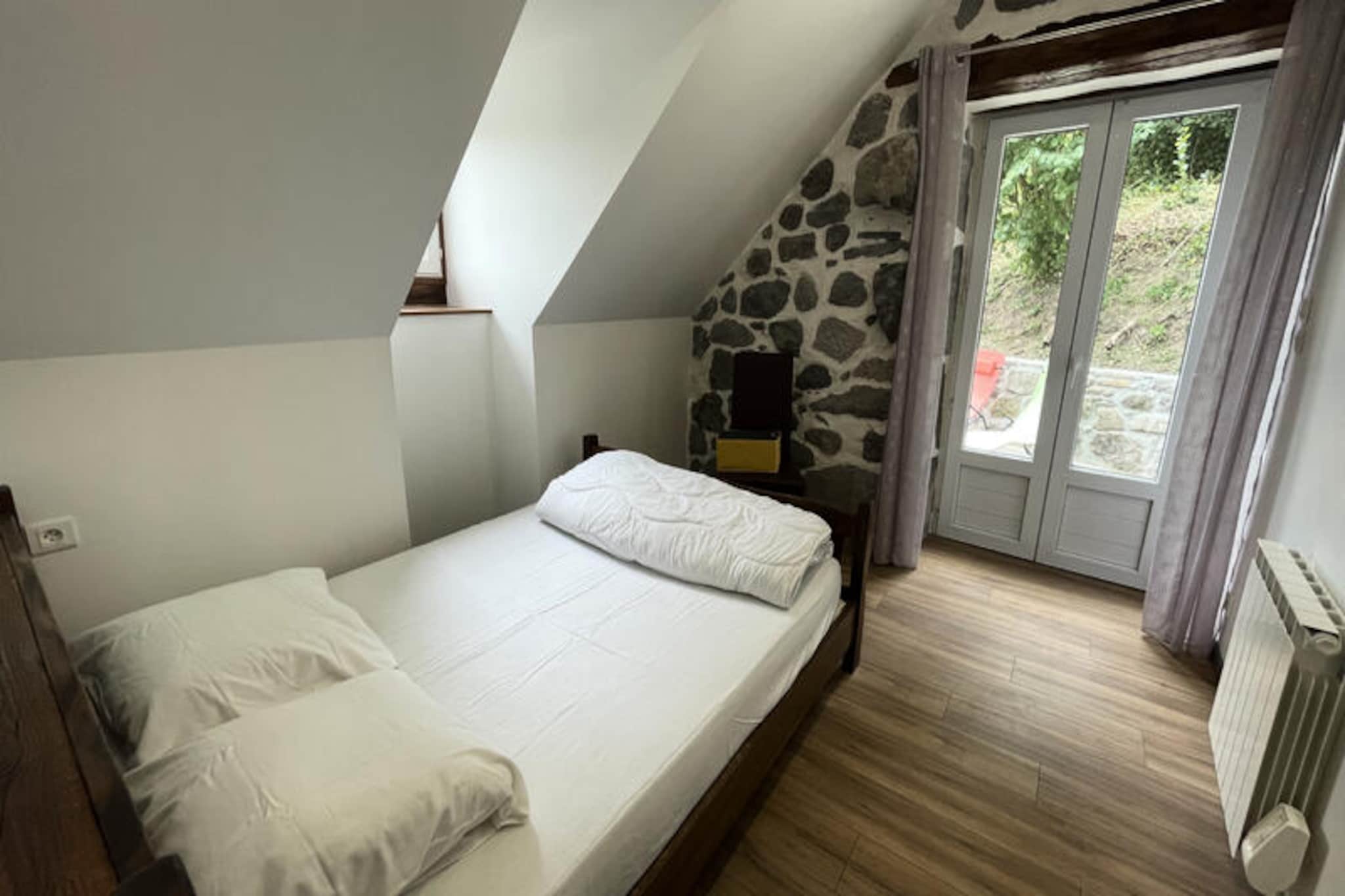 Maison à Laveissiere-Untagged