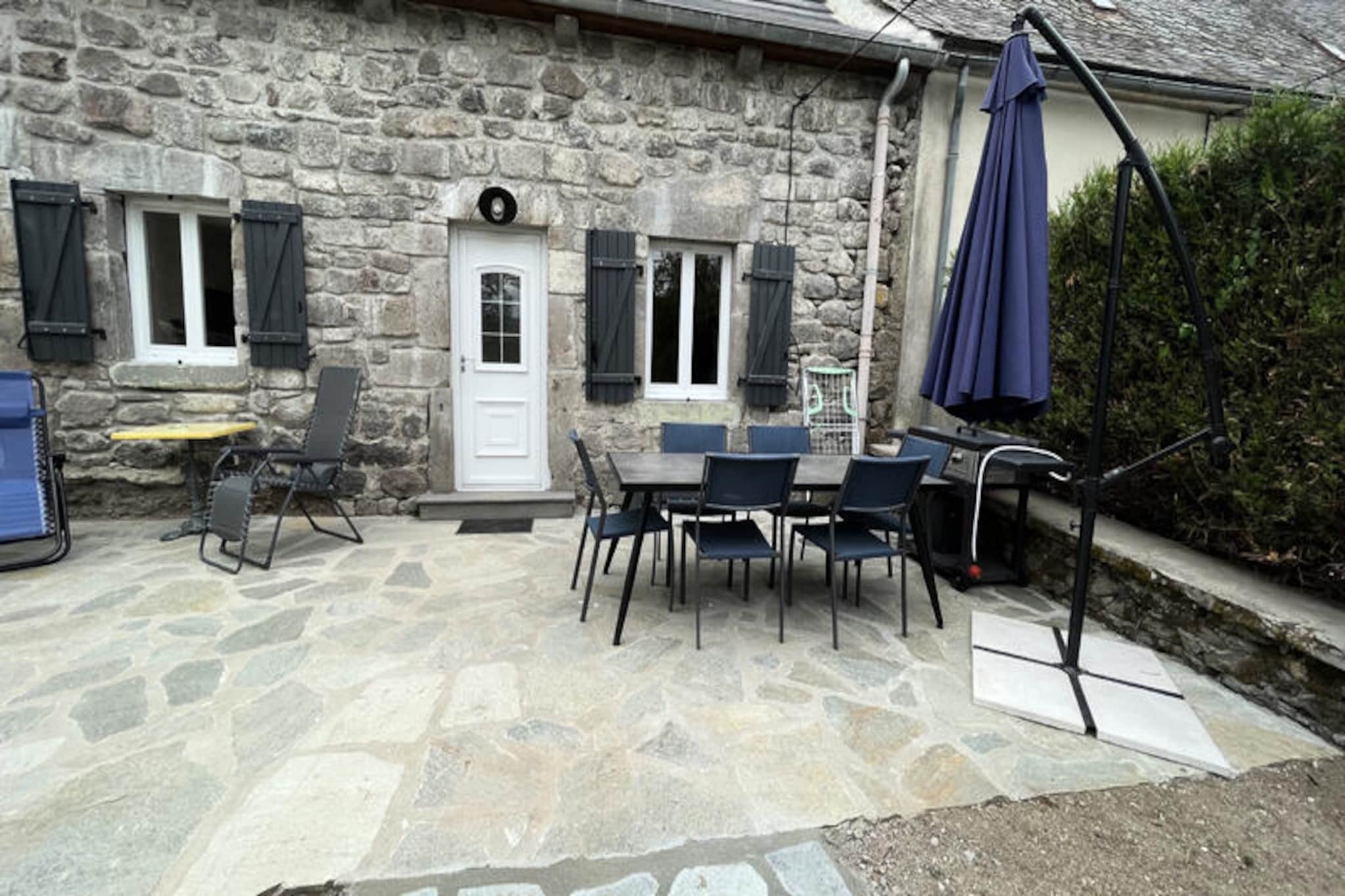 Maison à Laveissiere-Untagged