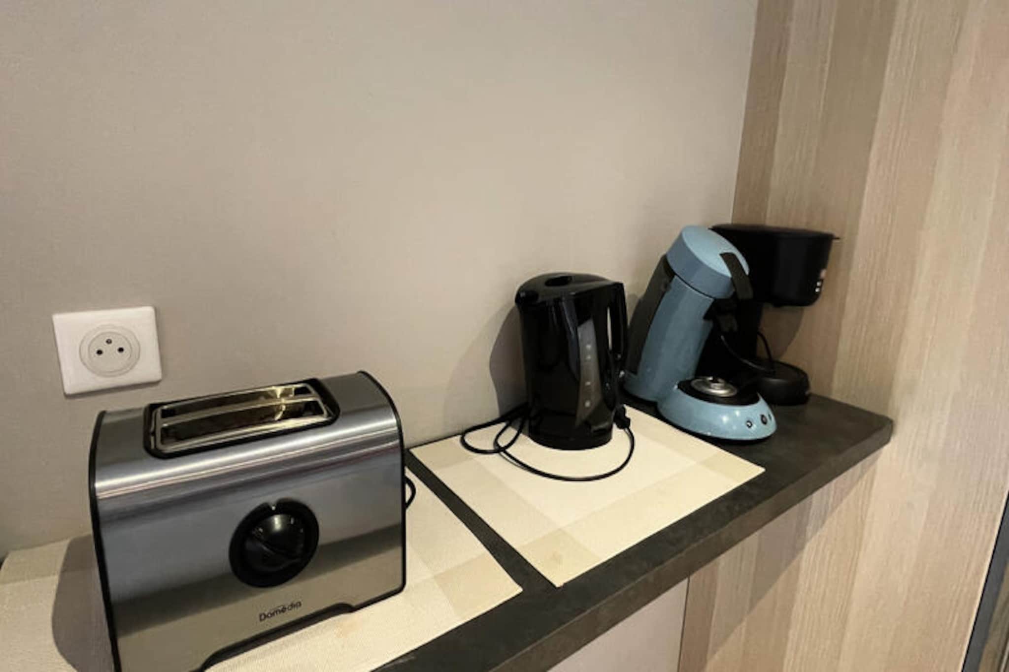 Appartements à Albepierre Bredons-Untagged