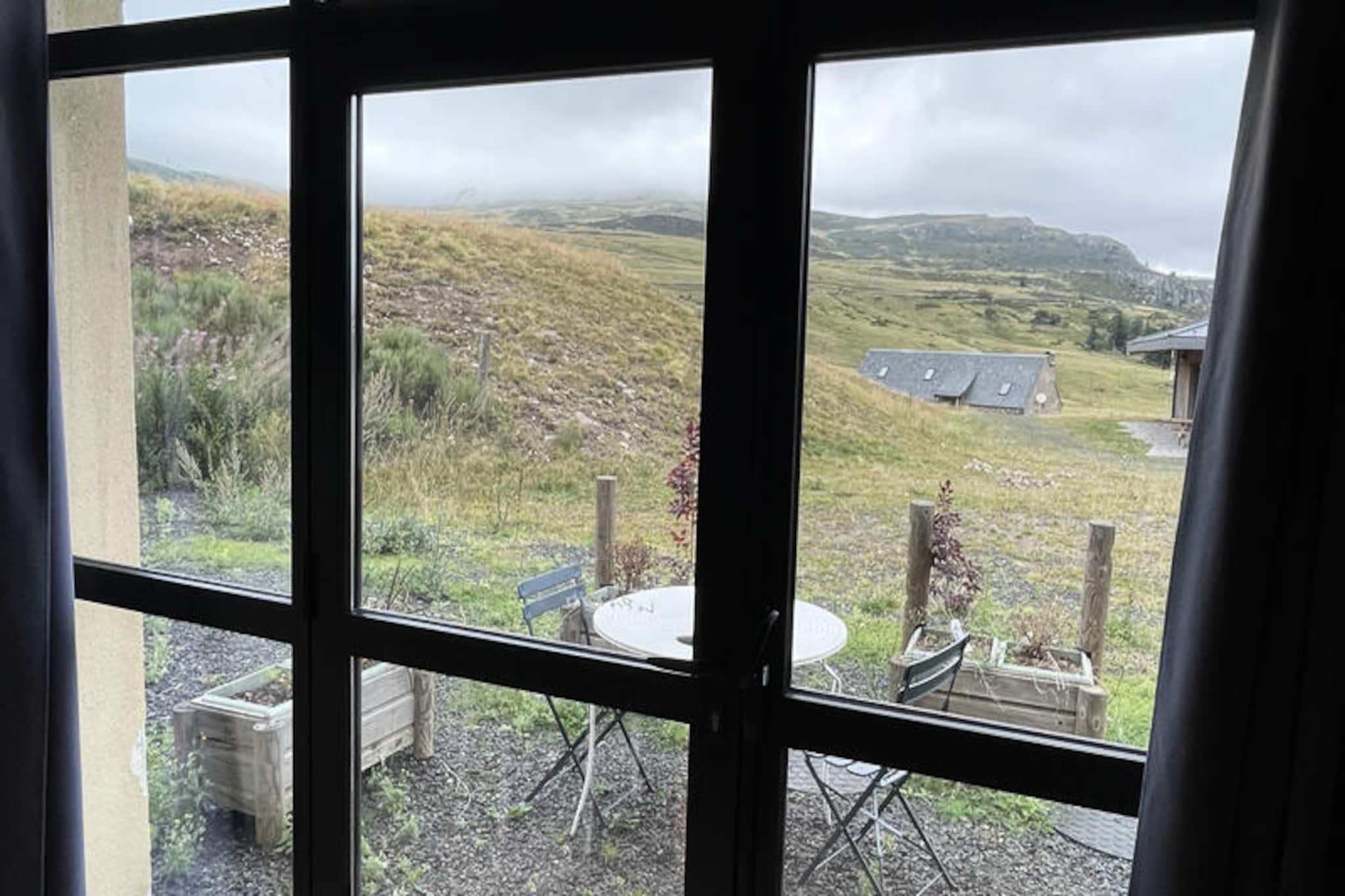 Appartements à Albepierre Bredons-Untagged