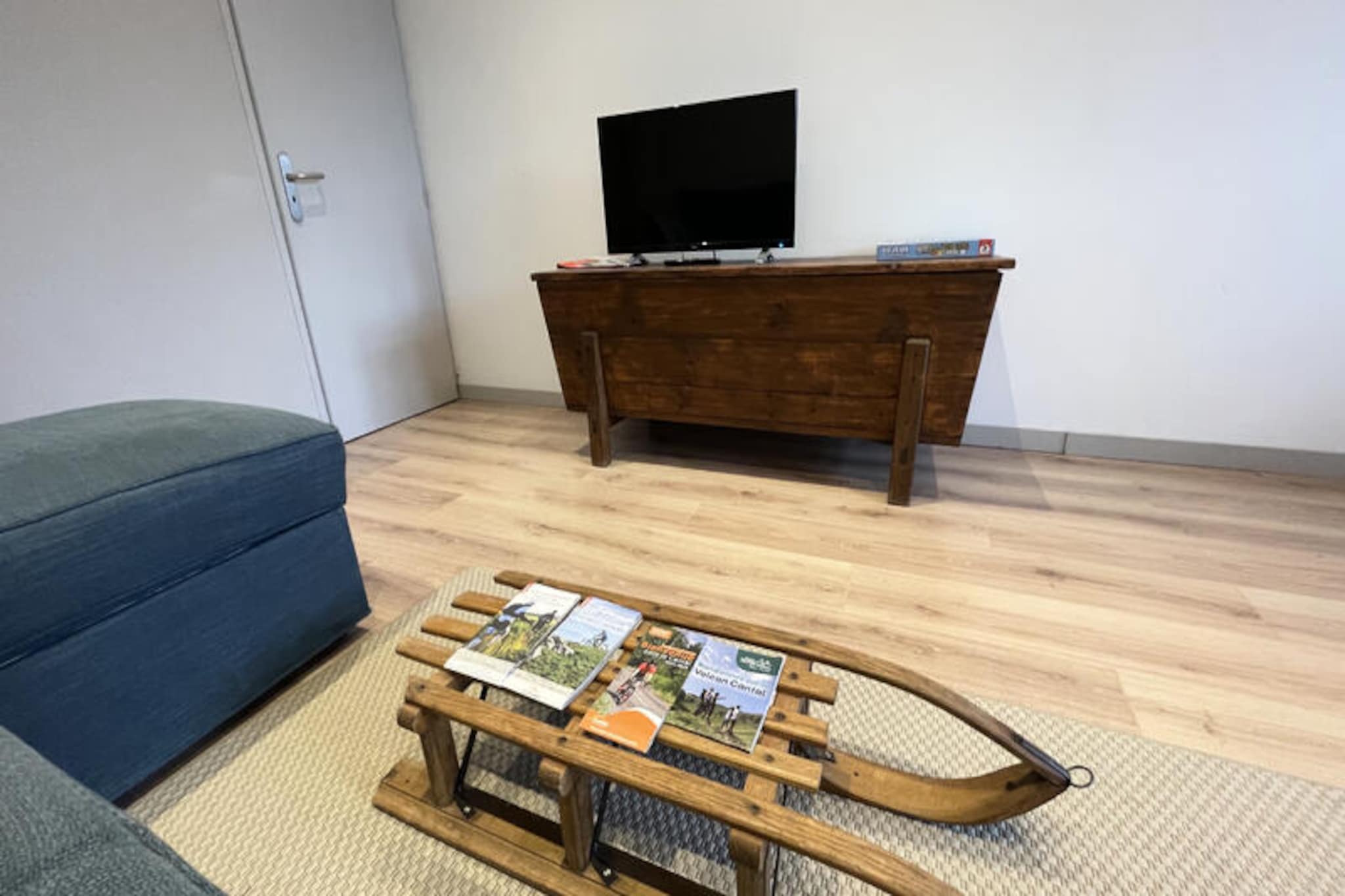 Appartements à Albepierre Bredons-Untagged