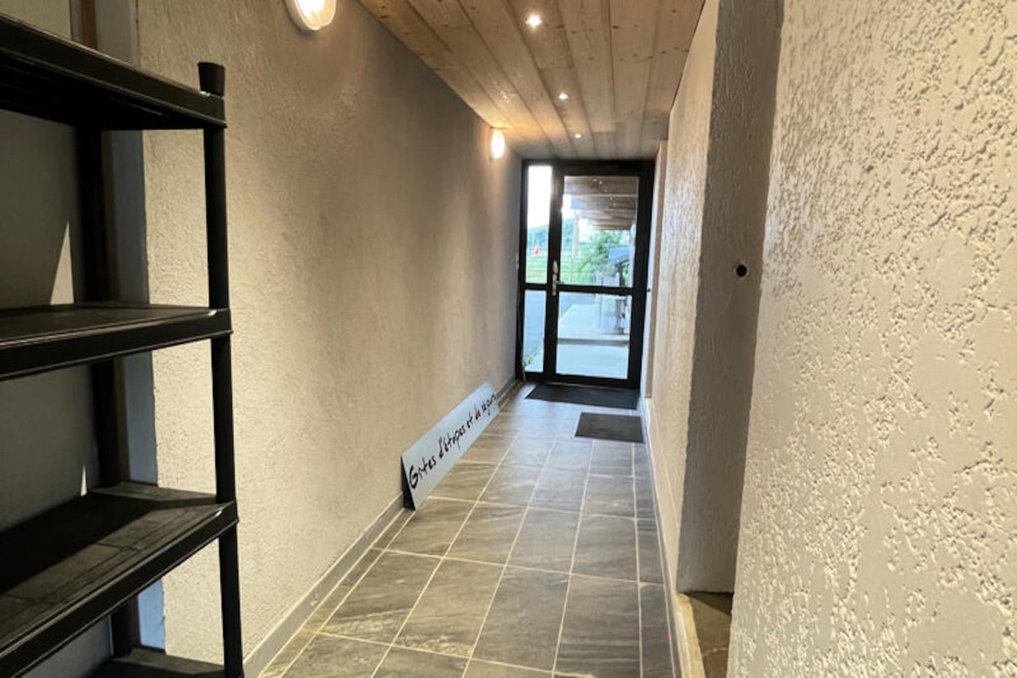 Appartements à Albepierre Bredons-Untagged