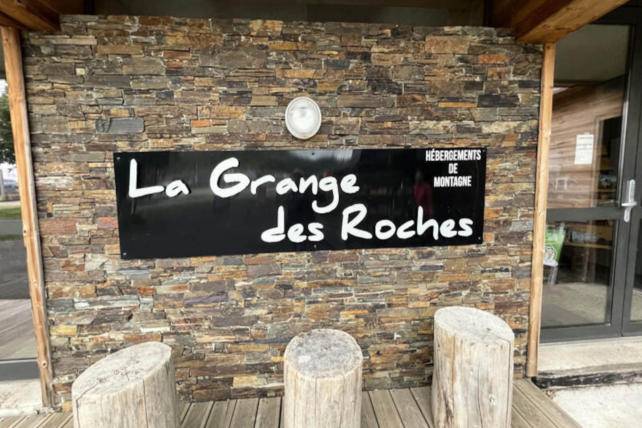 Appartements à Albepierre Bredons-Untagged