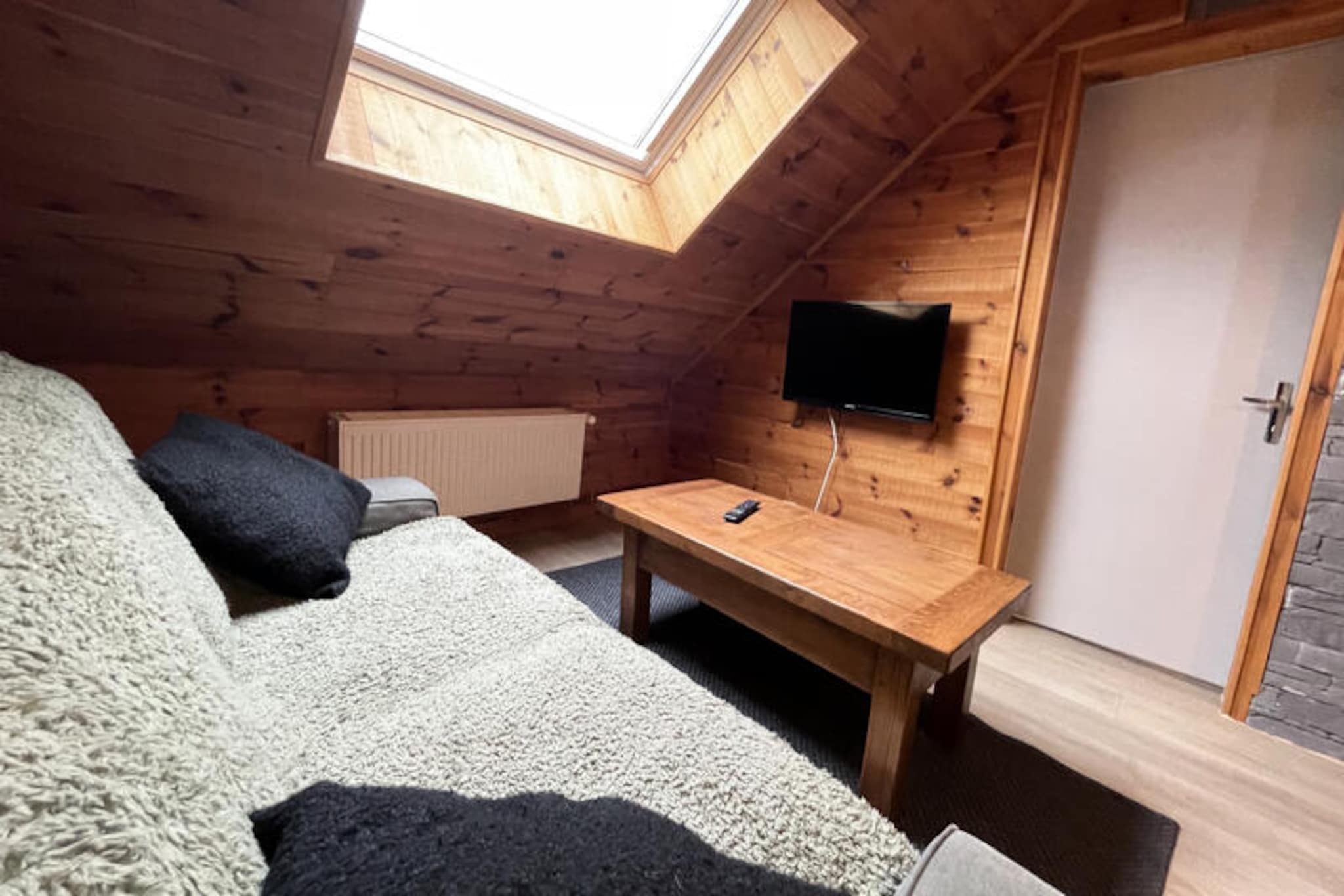 Appartements à Albepierre Bredons-Untagged