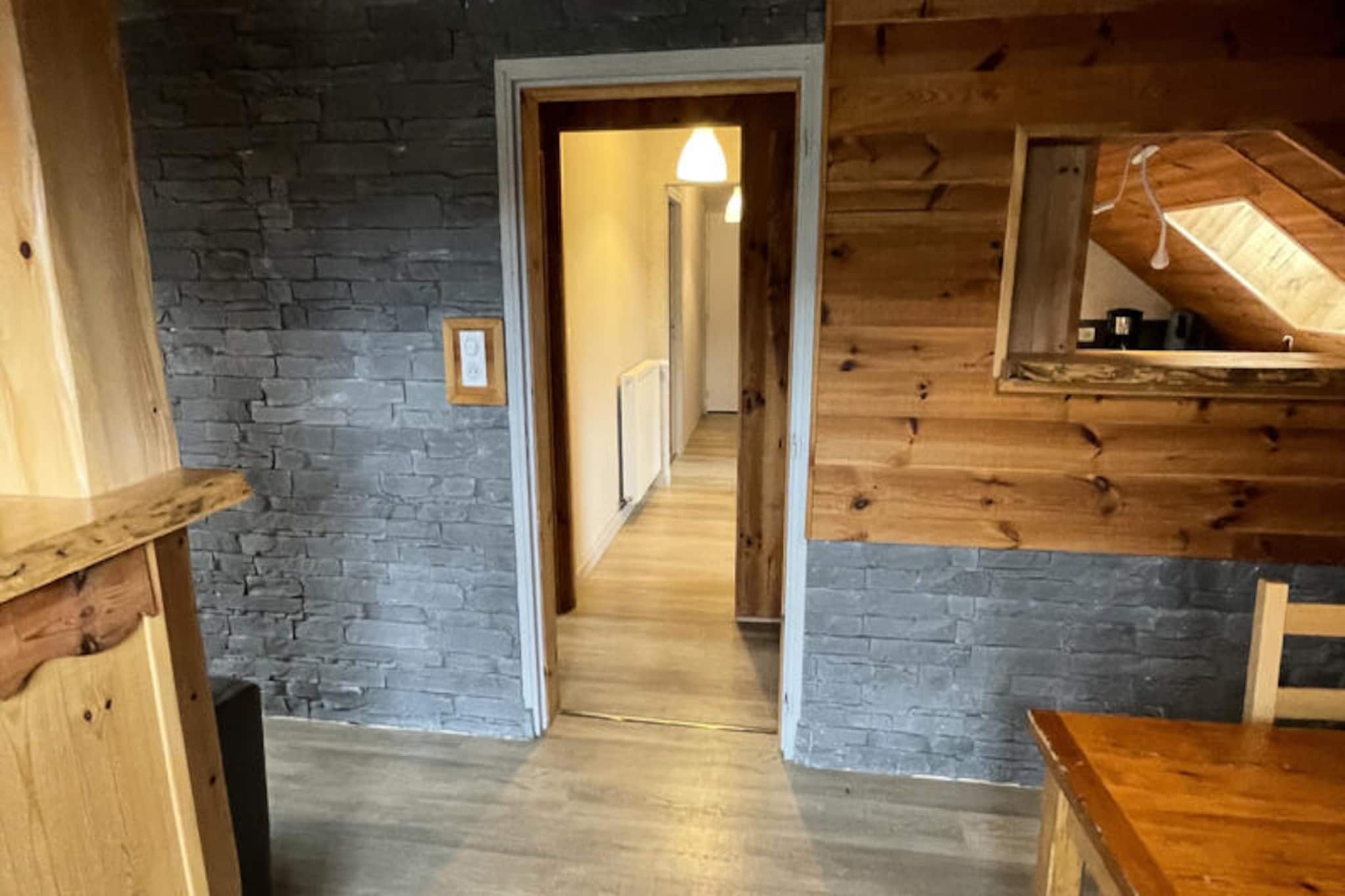 Appartements à Albepierre Bredons-Untagged