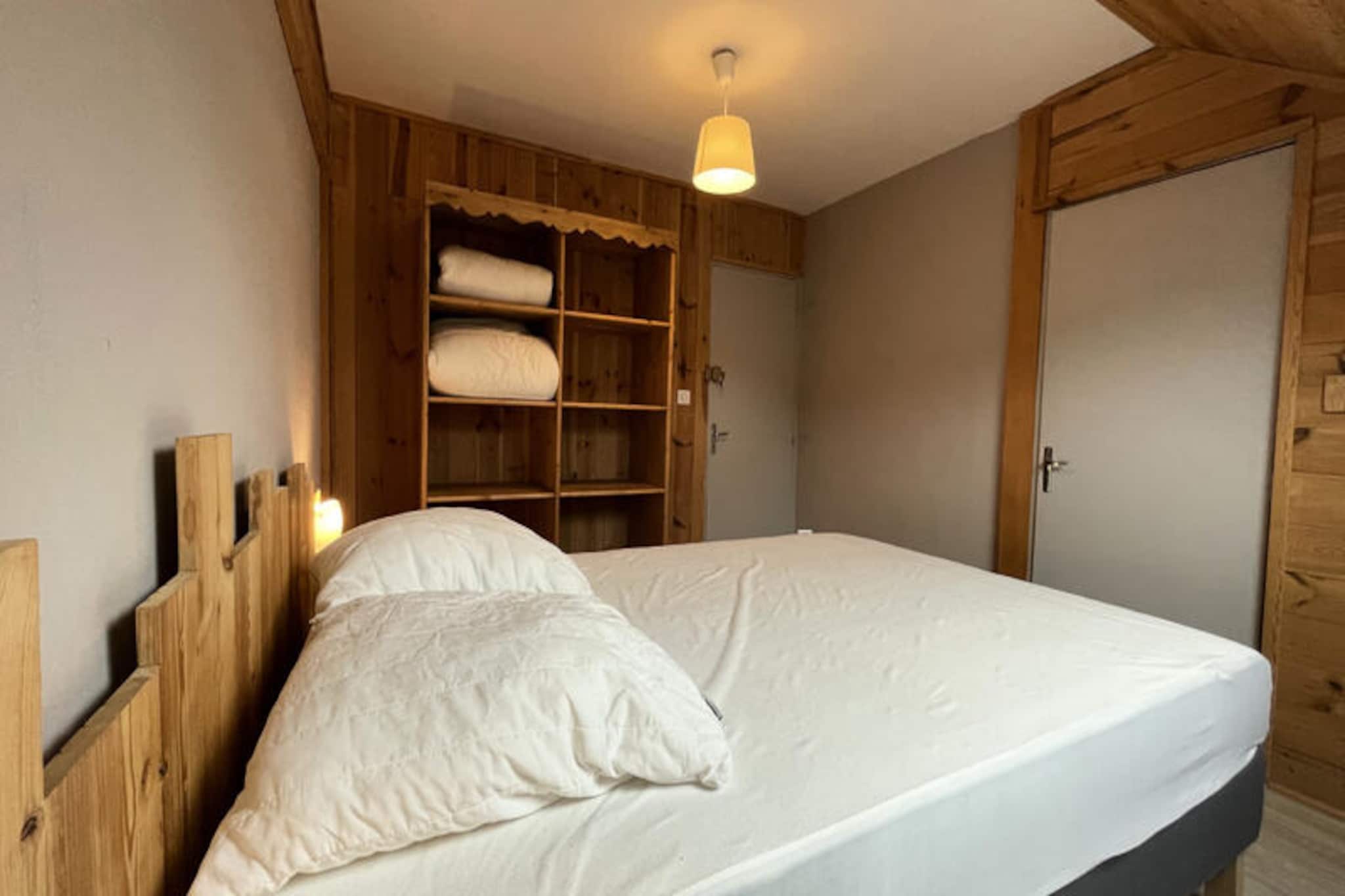 Appartements à Albepierre Bredons-Untagged