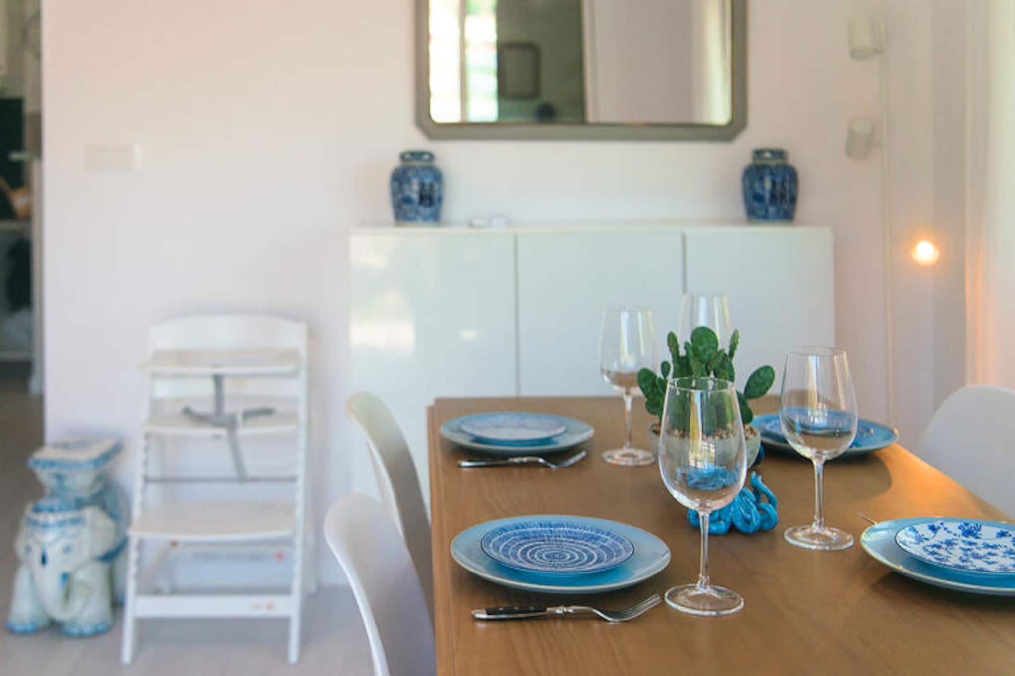 Maison à Roses-Niet-getagd