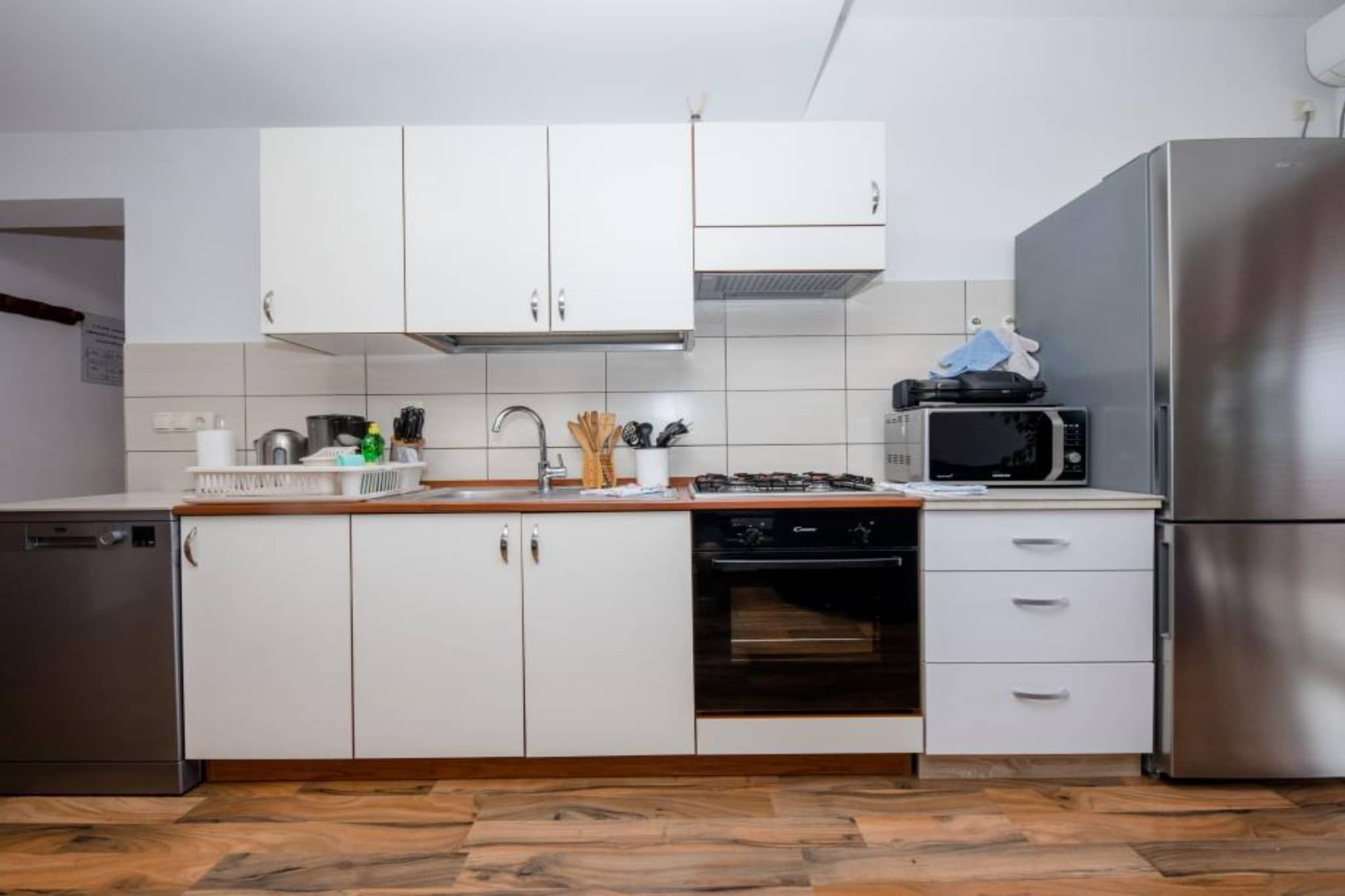 Three Bedroom Apartment with Terrace 2