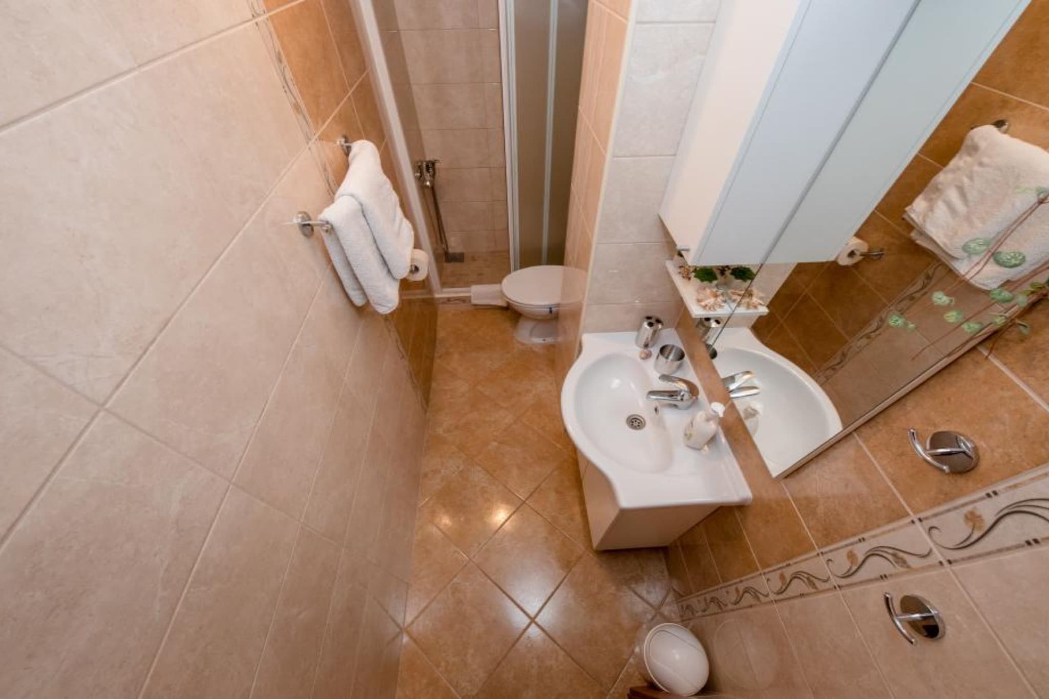 One Bedroom Apartment with Terrace 3-Badkamer