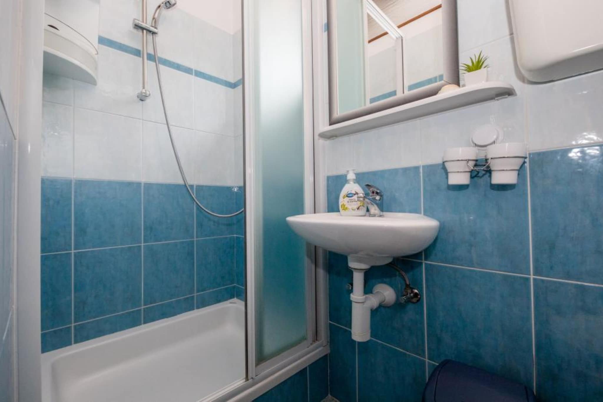 Studio Apartment with Terrace 4-Badkamer