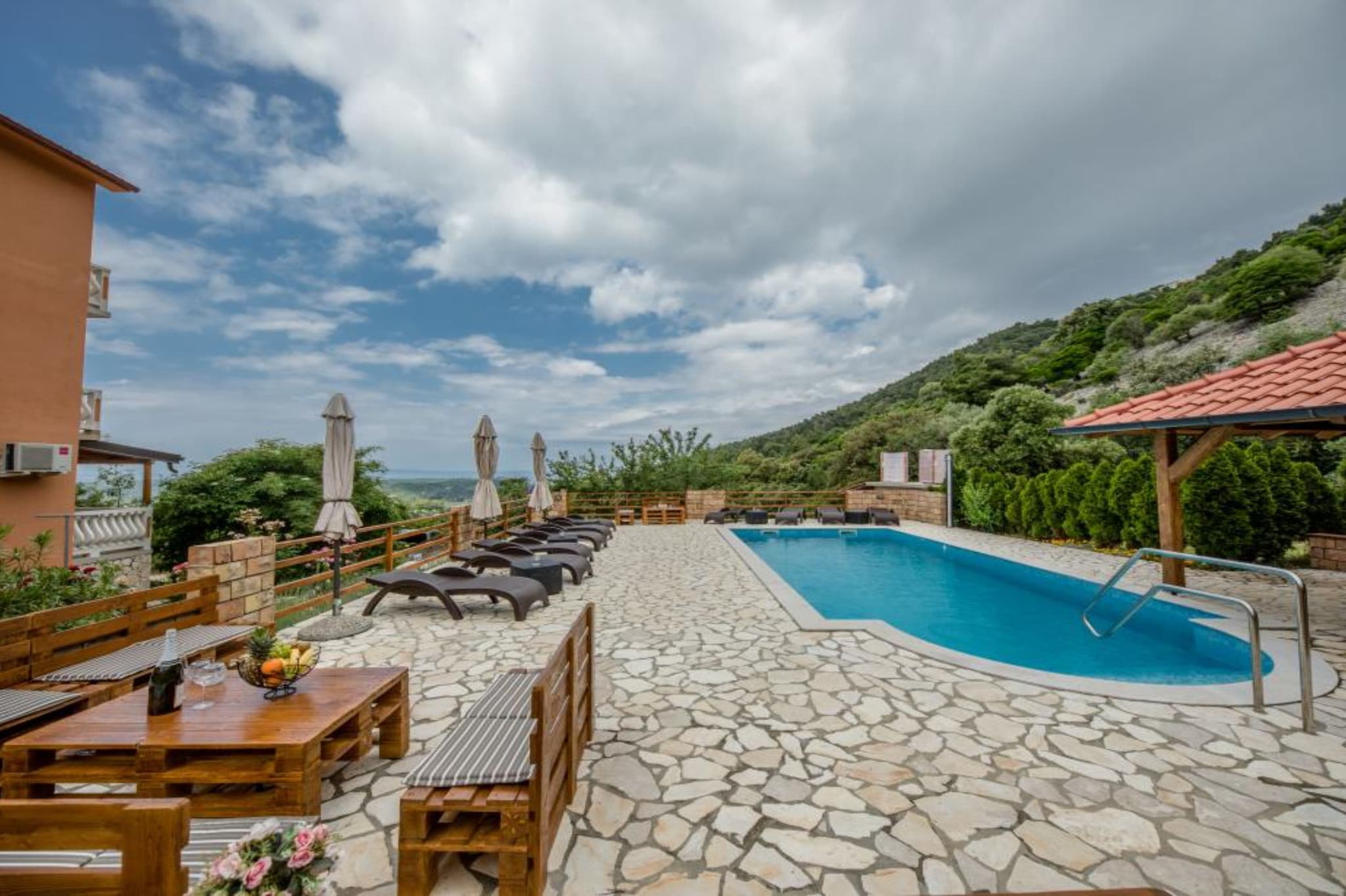 Studio Apartment with Terrace 4-Zwembad