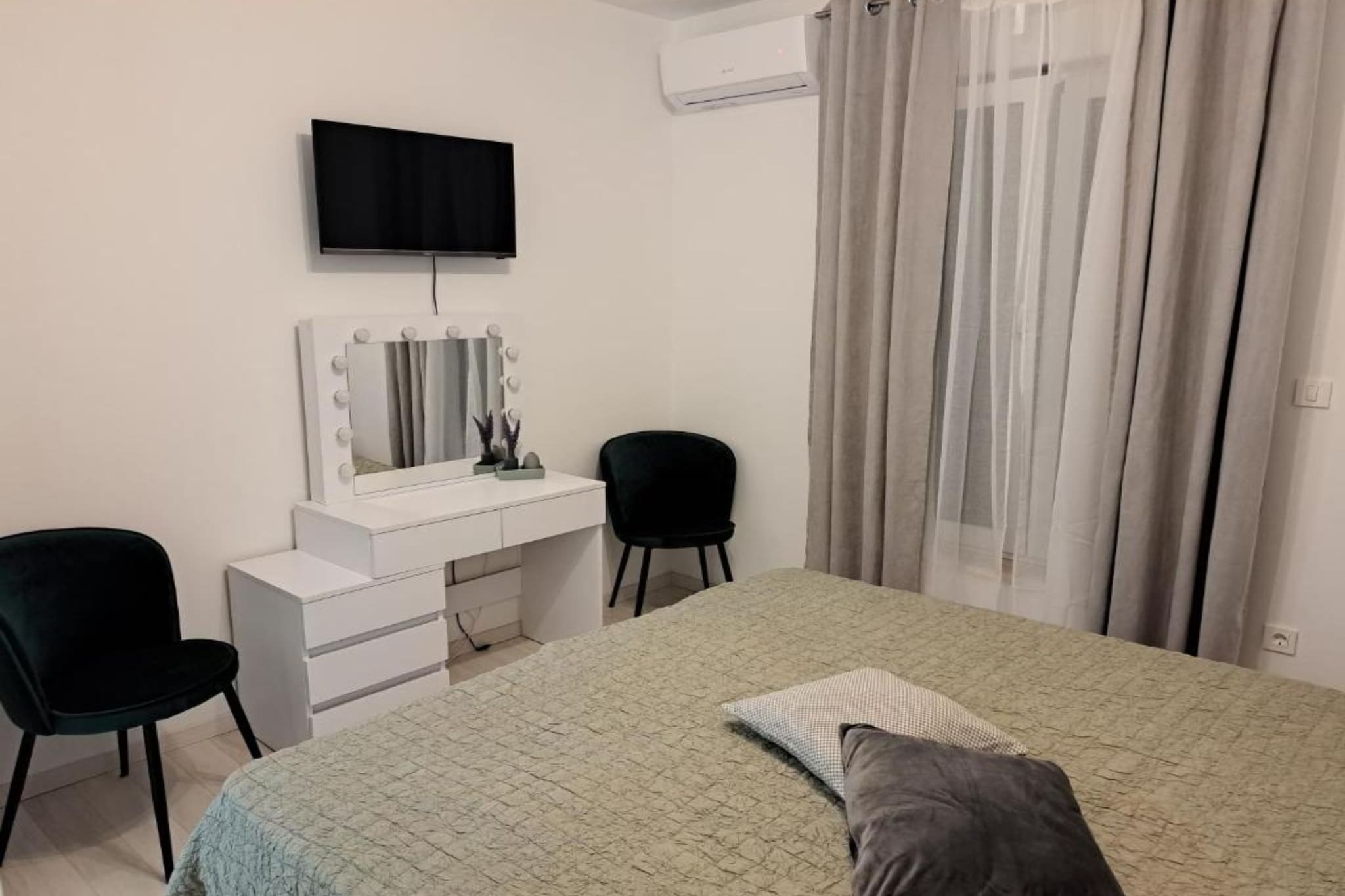 Villa With Pool-Slaapkamer