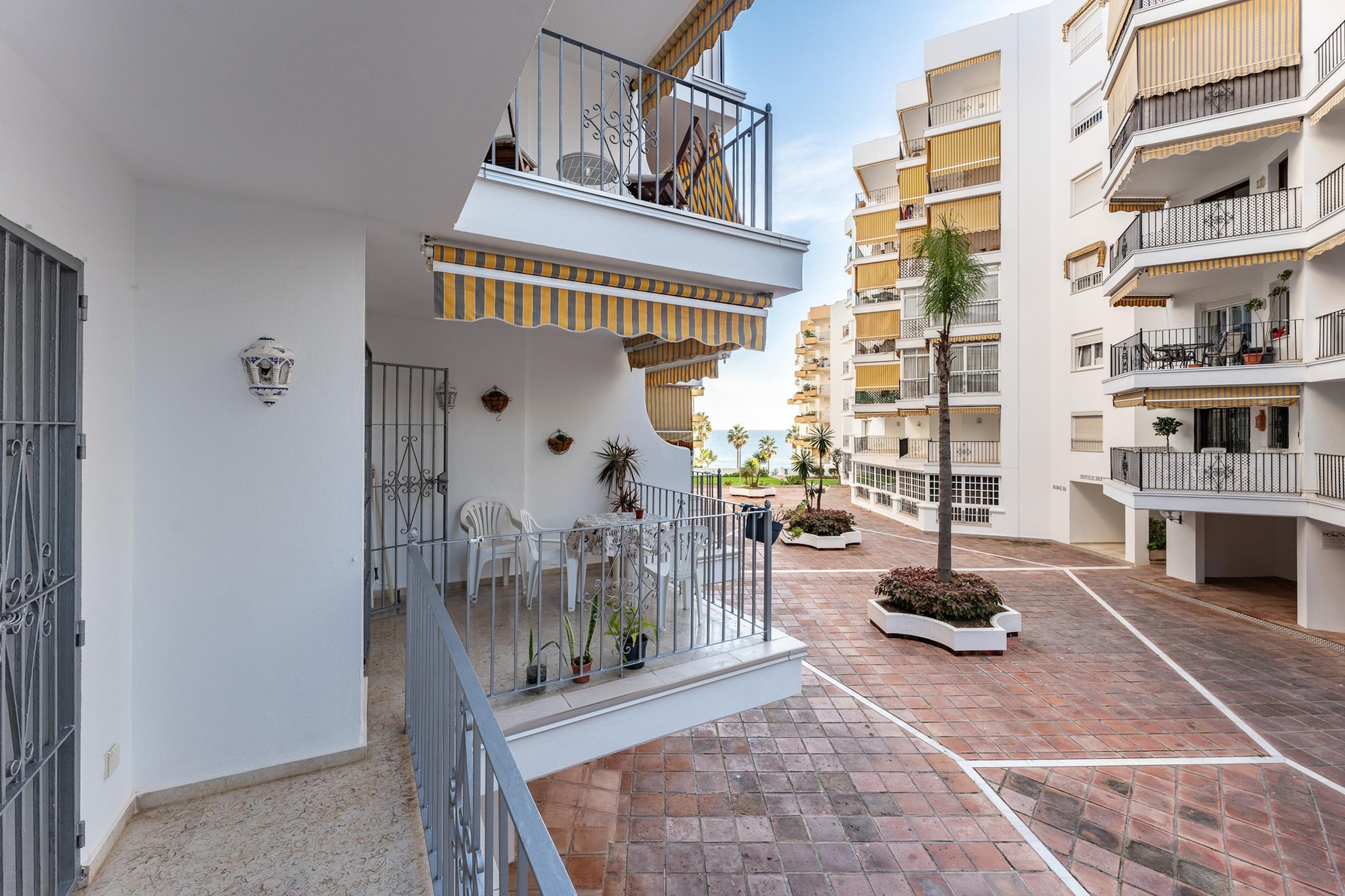 CT 350 - Faro's Marbella Beachapartment for 2 - perfect beachconection-Terrasbalkon