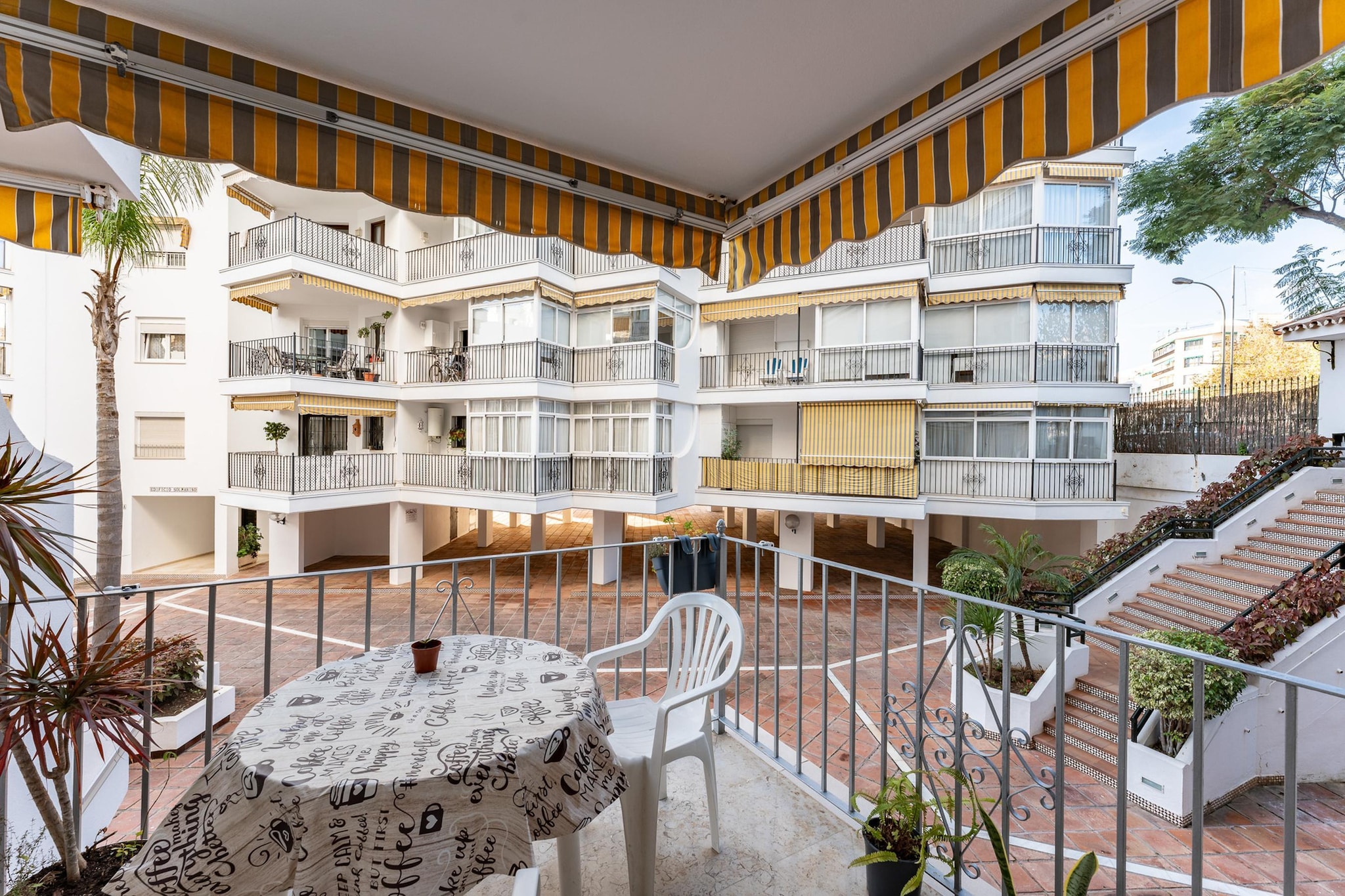 CT 350 - Faro's Marbella Beachapartment for 2 - perfect beachconection-Terrasbalkon