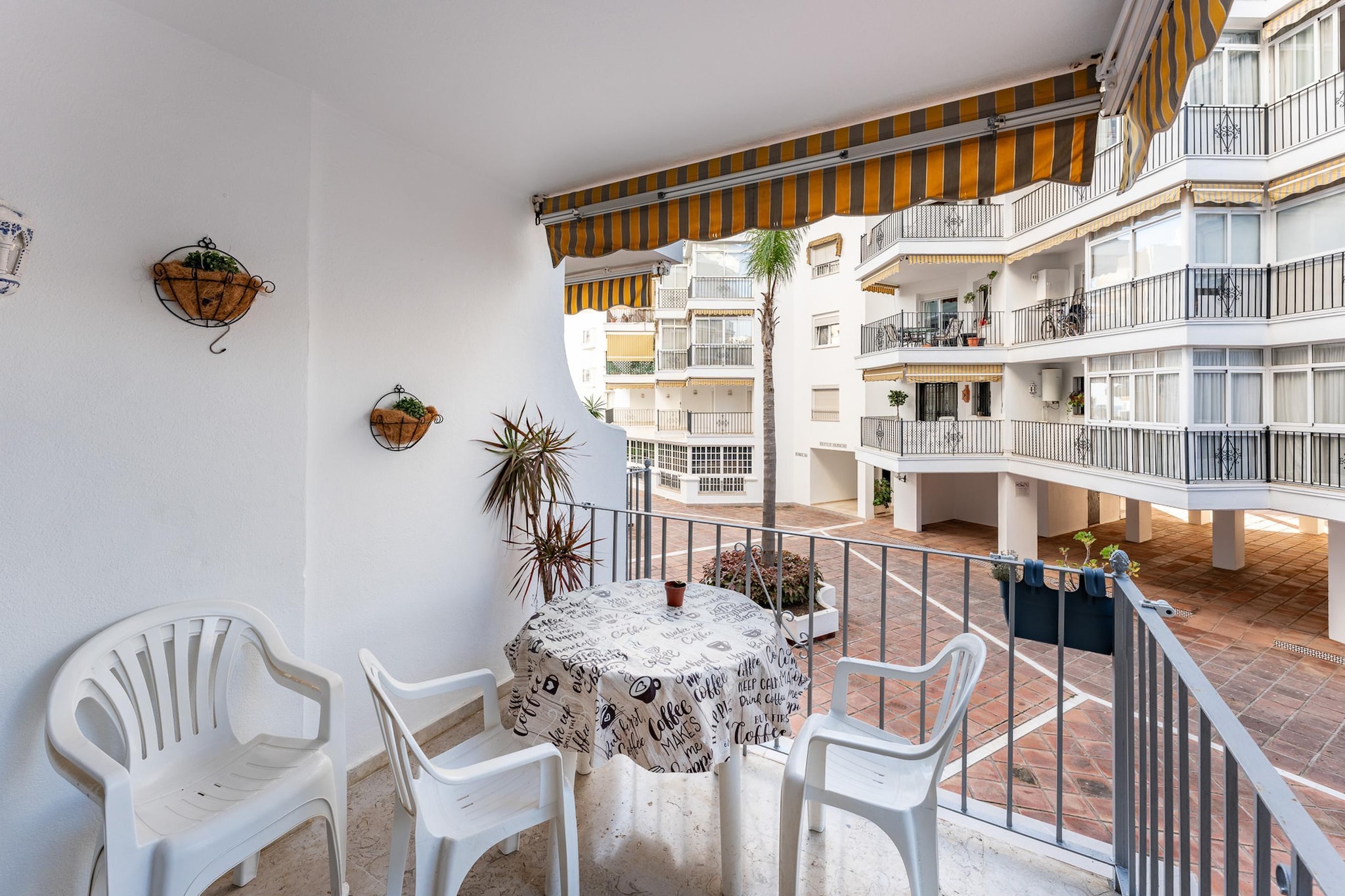 CT 350 - Faro's Marbella Beachapartment for 2 - perfect beachconection-Terrasbalkon