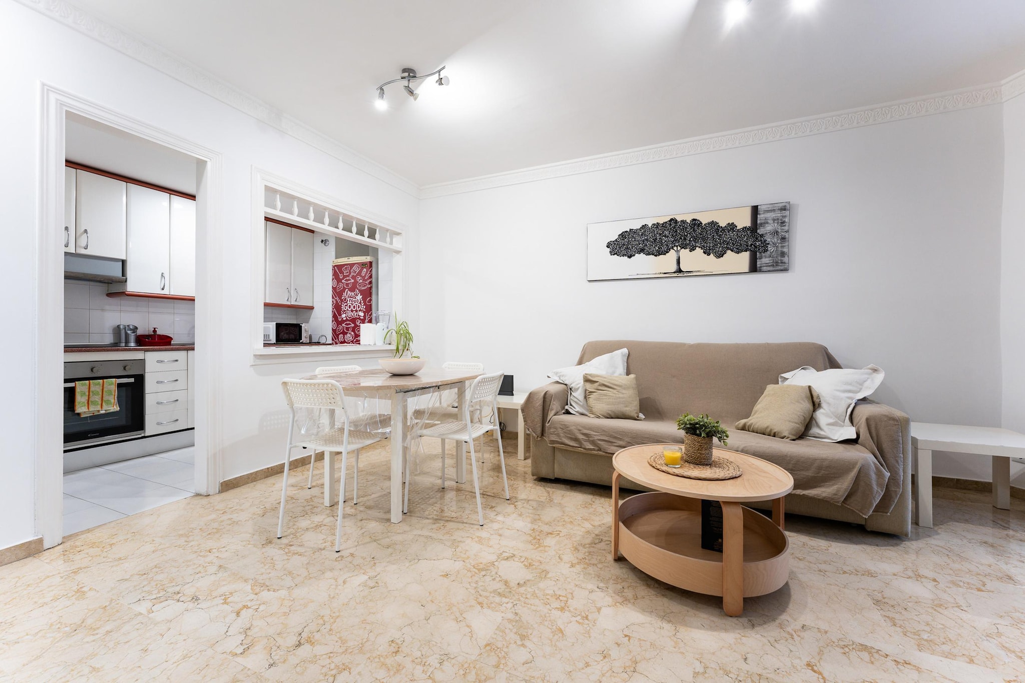 CT 350 - Faro's Marbella Beachapartment for 2 - perfect beachconection-Woonkamer