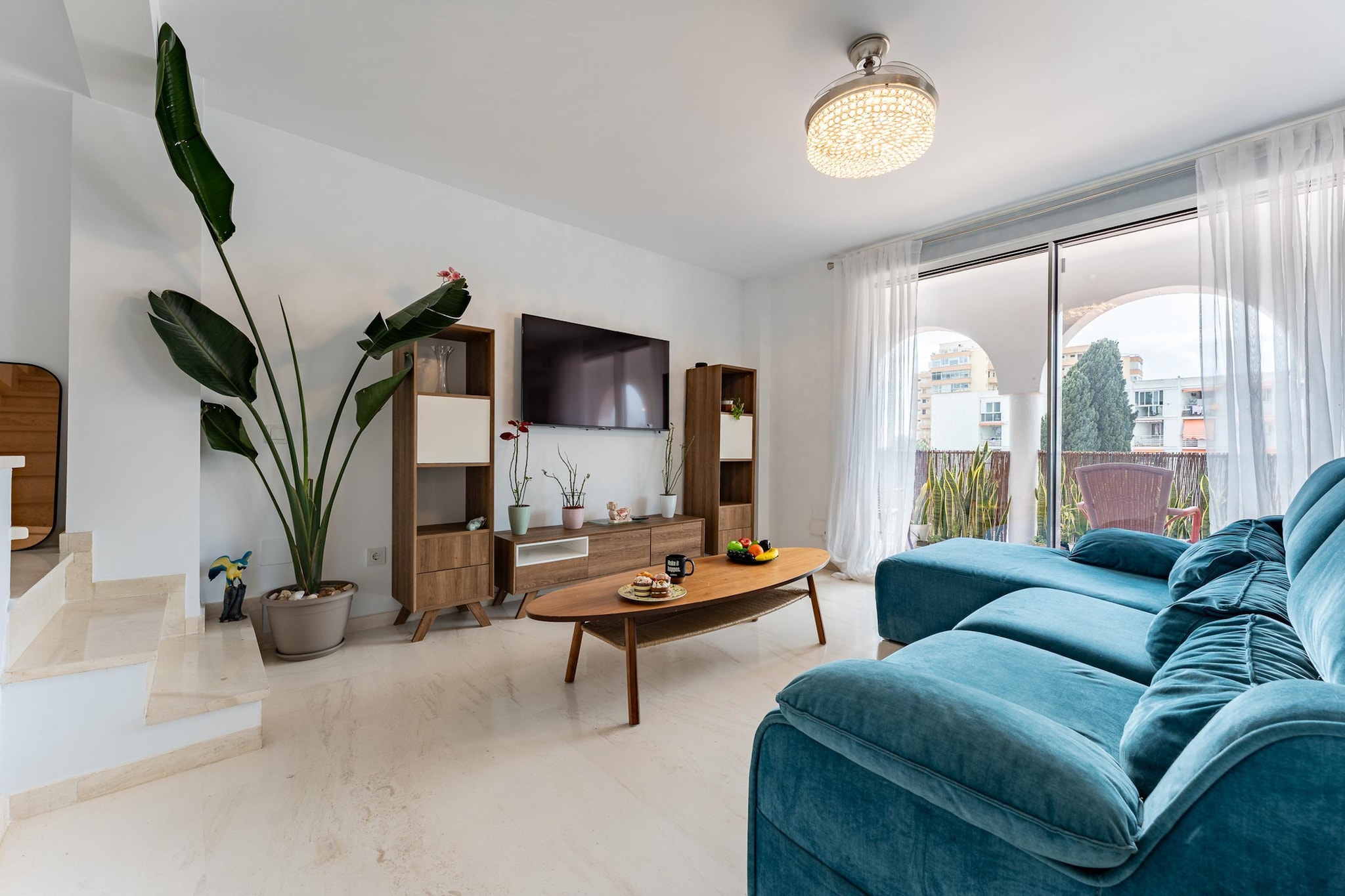 CT 376 - Faro's Calypso Duplex Penthouse - Walking distance to Beach-Living room