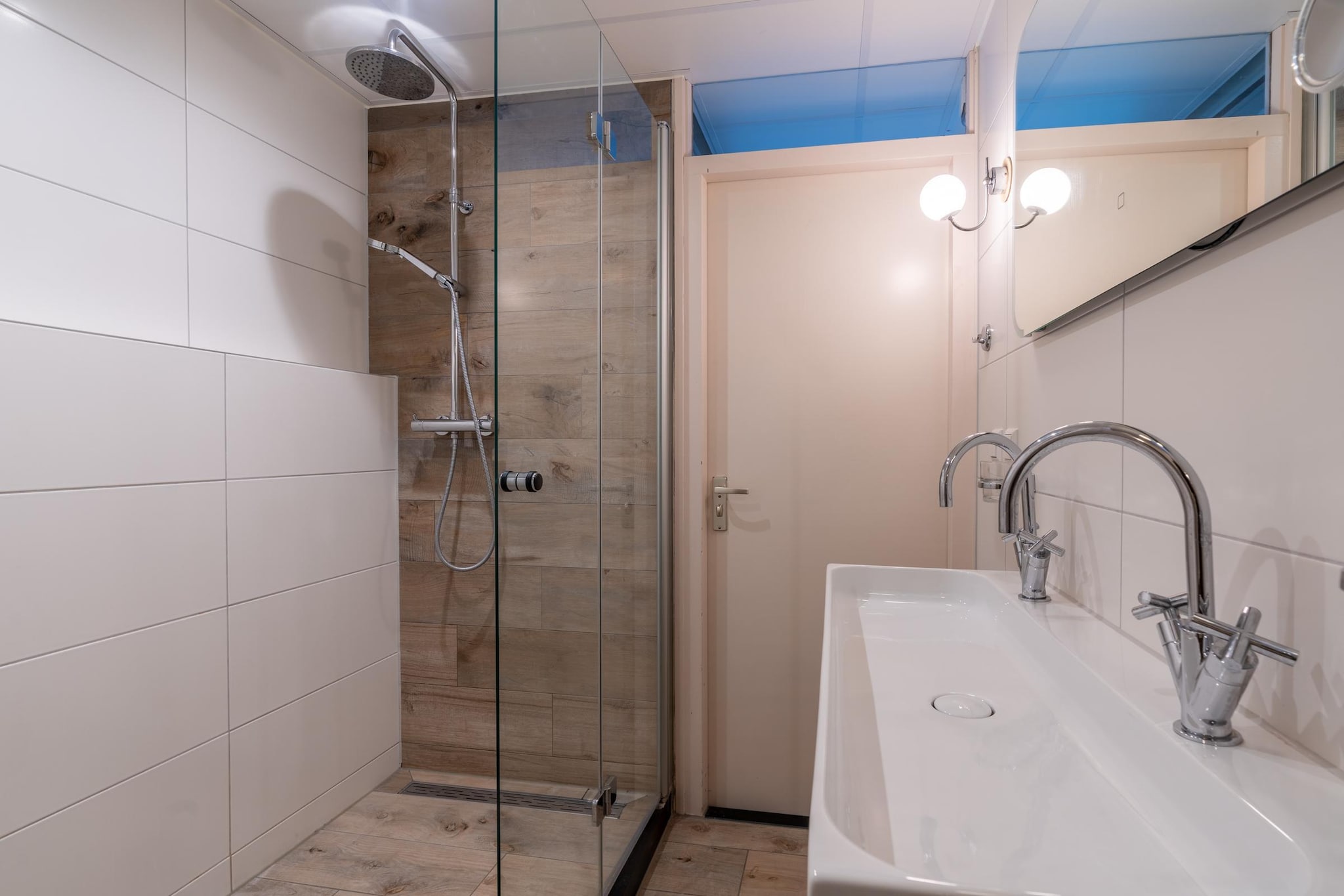 Juliana 114-Badkamer