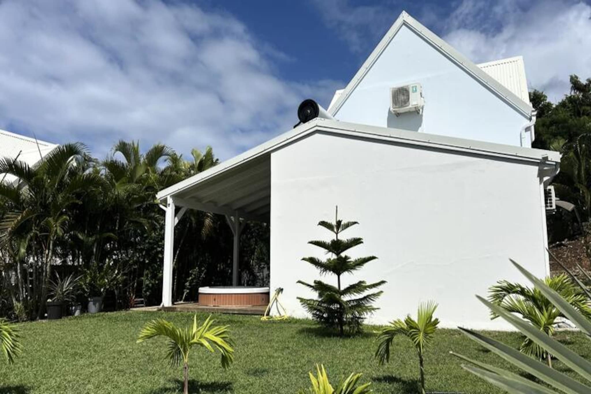 Villa in Sainte-Anne with Private Jacuzzi