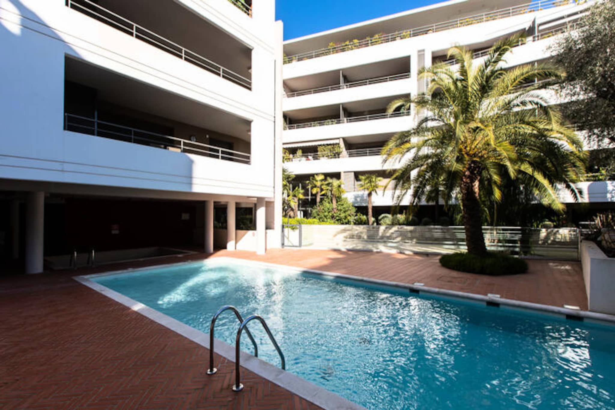 Résidence 3p Terrasse Et Piscine à 15min à Pied Du Palais-Untagged