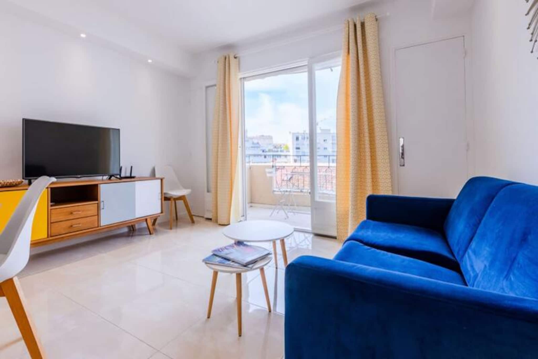 Stylish 2-bedroom apartment with balcony, 3 minutes from the Croisette