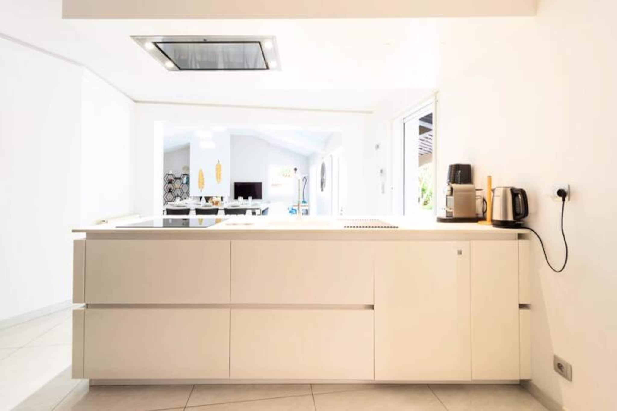 Résidence Villa 330m2, 6 Chambres, Piscine Chauffée Jacuzzi-Niet-getagd