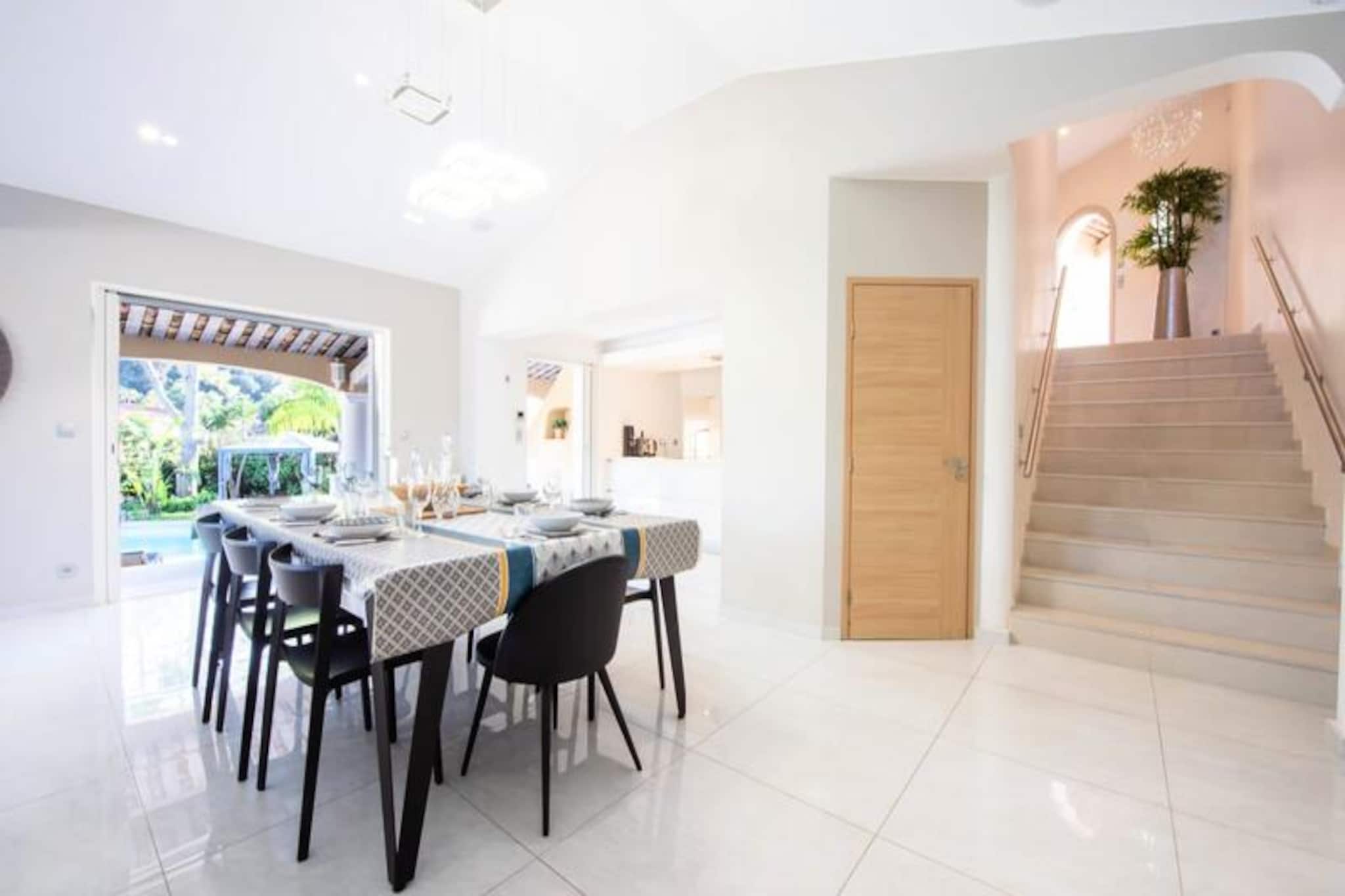 Résidence Villa 330m2, 6 Chambres, Piscine Chauffée Jacuzzi-Niet-getagd