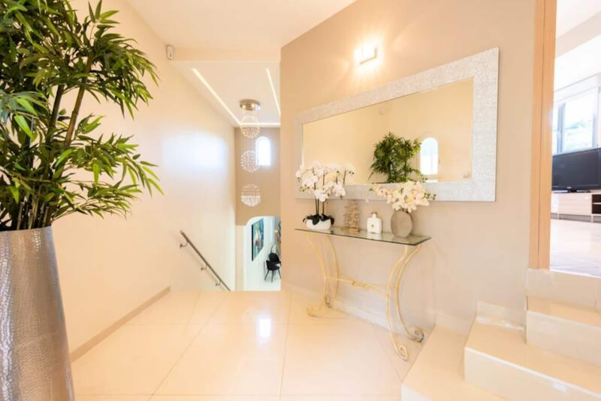 Résidence Villa 330m2, 6 Chambres, Piscine Chauffée Jacuzzi-Niet-getagd