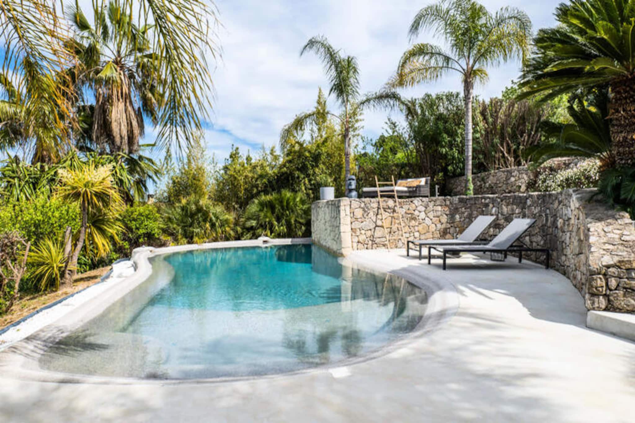 Villa in Golfe-Juan with Pool & Tranquility