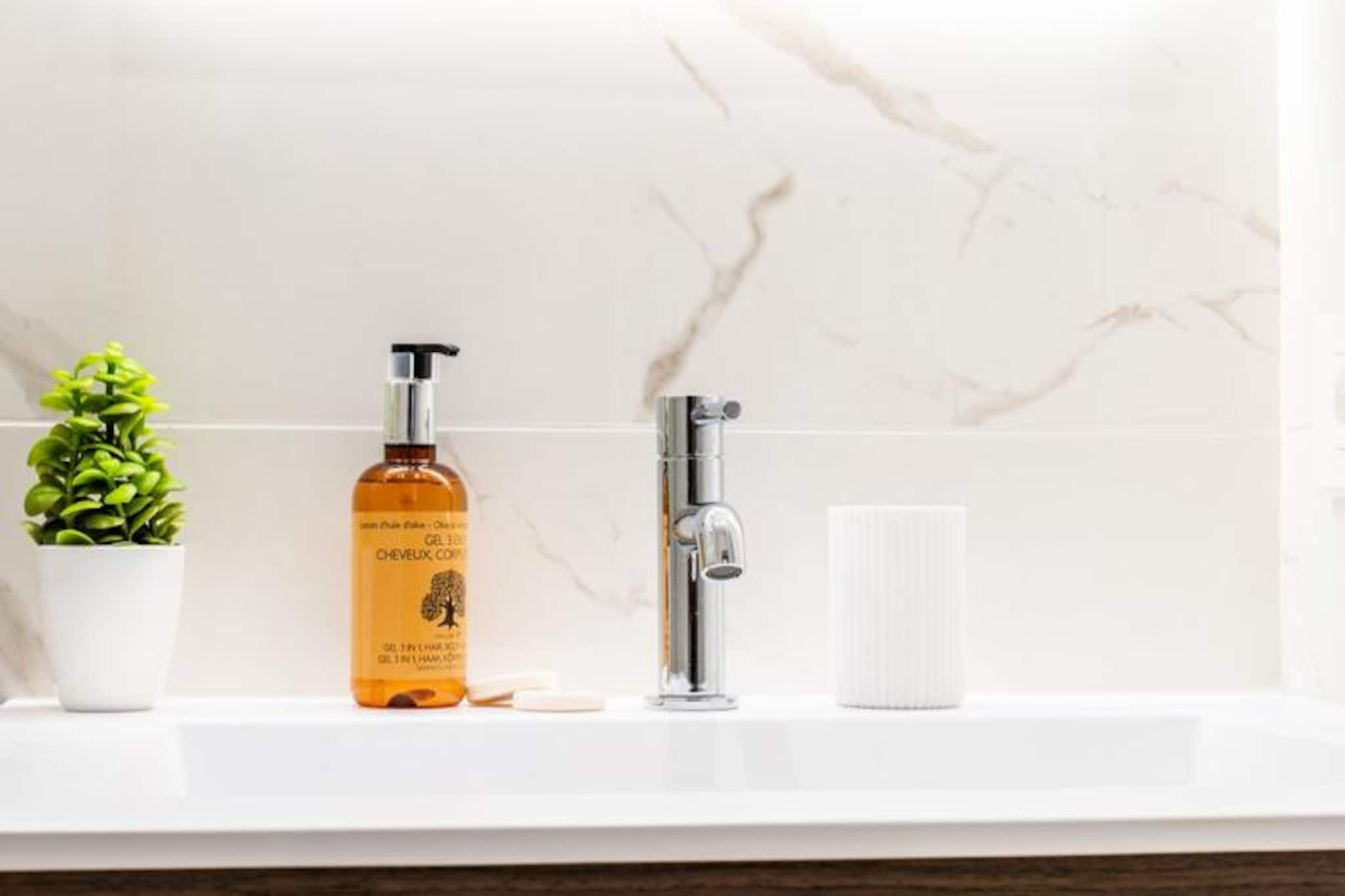 Résidence Rare ! Rez-de-jardin 10 Minutes à Pied Du Centre-Untagged