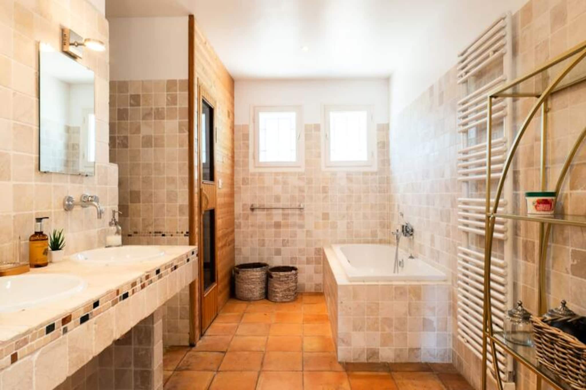 Résidence Villa 5 Chambres, Sauna, Piscine Et Vue Mer.-Non tagué