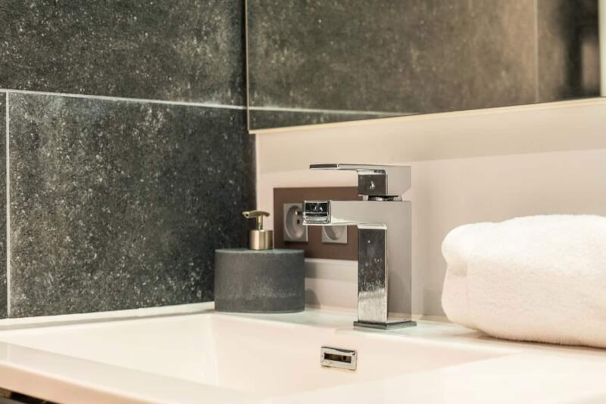 Résidence 3p Lumineux Avec Terrasse à 15min à Pied Du Palais-Untagged