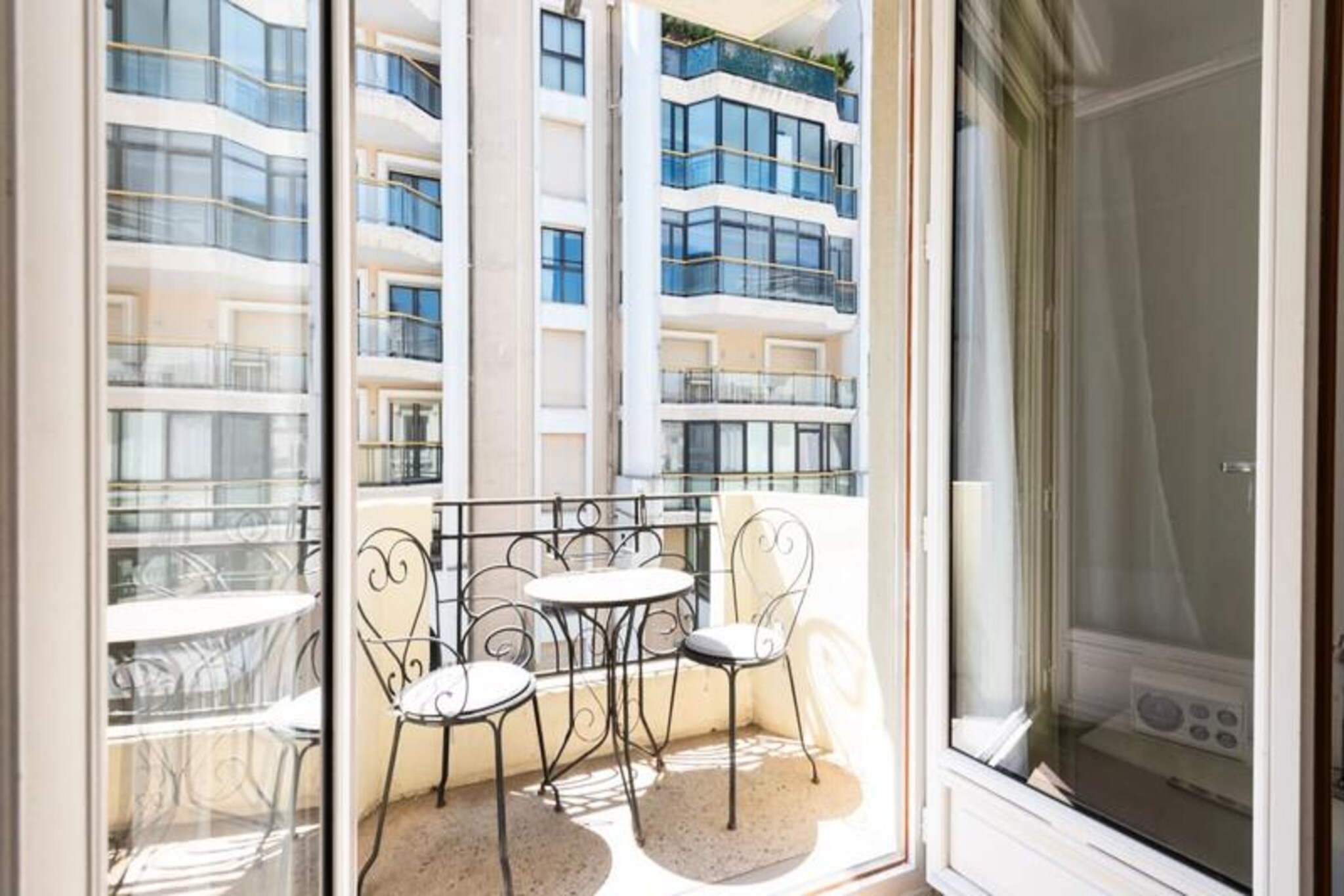 In the heart of Cannes, where the glamour of the Croisette meets the charm of the old town, this delightful one-bedroom apartment offers an unbeatable location for your French Riviera getaway. Imagine stepping out of your building onto Rue Gérard Monod, surrounded by vibrant bars, renowned restaurants, and a lively pub just below. The golden beaches and sparkling Mediterranean waters are just 120 meters away, inviting you to indulge in the quintessential Côte d'Azur lifestyle.
Inside, the apartment is thoughtfully designed to combine comfort and practicality. The living room, bathed in natural light from its south-facing orientation, features a cozy lounge area with a sofa bed and a dining space for four. The open-plan kitchen is fully equipped with modern appliances, including a Nespresso machine and a large refrigerator, perfect for preparing meals with fresh local ingredients. The tranquil bedroom boasts a comfortable double bed and access to a small balcony, ideal for sipping your morning coffee or enjoying a quiet moment. A sleek shower room completes the space, offering a refreshing retreat after a day of exploring.
Step outside, and you’re just minutes from Cannes’ most iconic attractions. Stroll along the Croisette, shop on the chic Rue d’Antibes, or visit the Palais des Festivals, all within a short walk. For those looking to explore further, the train station is just four minutes away, providing easy access to the rest of the French Riviera. With concierge services, provided linens, and thoughtful amenities like coffee and toiletries, every detail is taken care of to ensure a seamless stay.
Whether you’re here for the beaches, the shopping, or the vibrant nightlife, this apartment places you at the center of it all, offering a stylish and convenient base for your Cannes adventure.