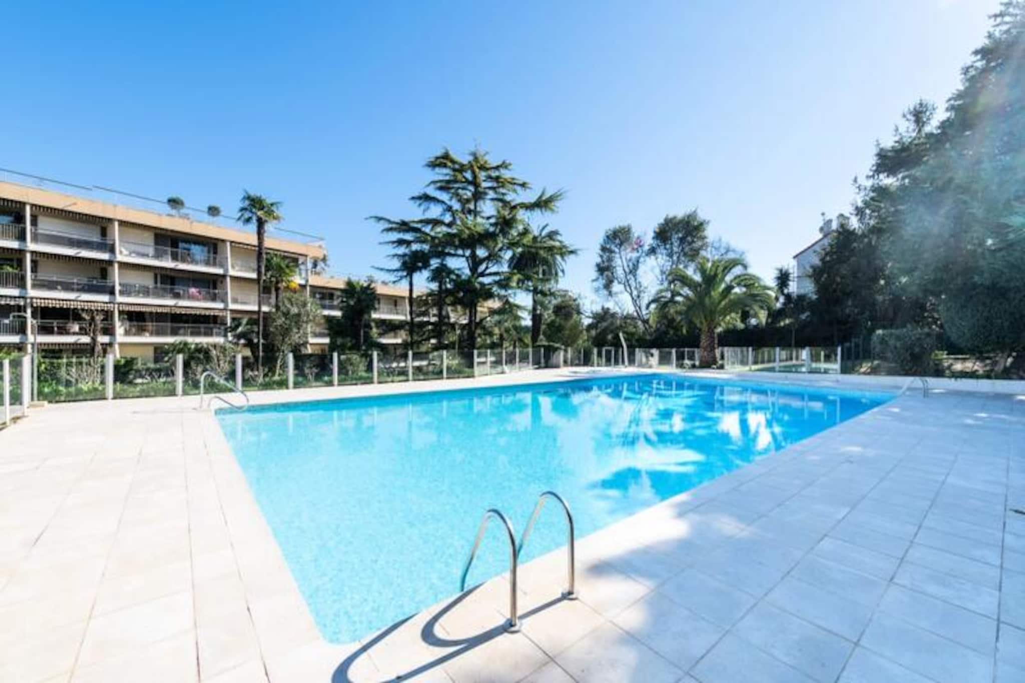 Apartment in Cannes with Pool and Gardens